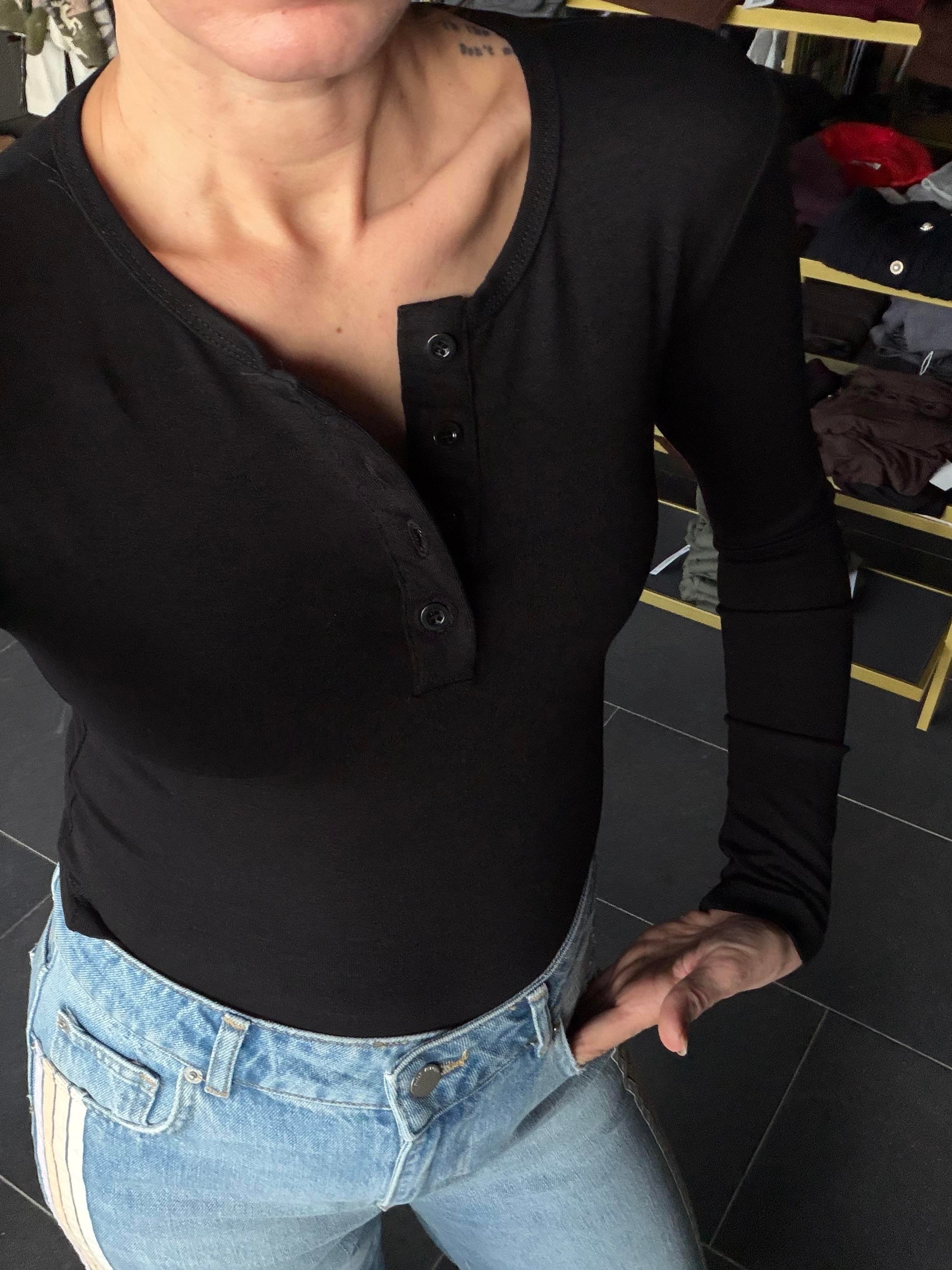 Oyş Düğmeli Siyah Body