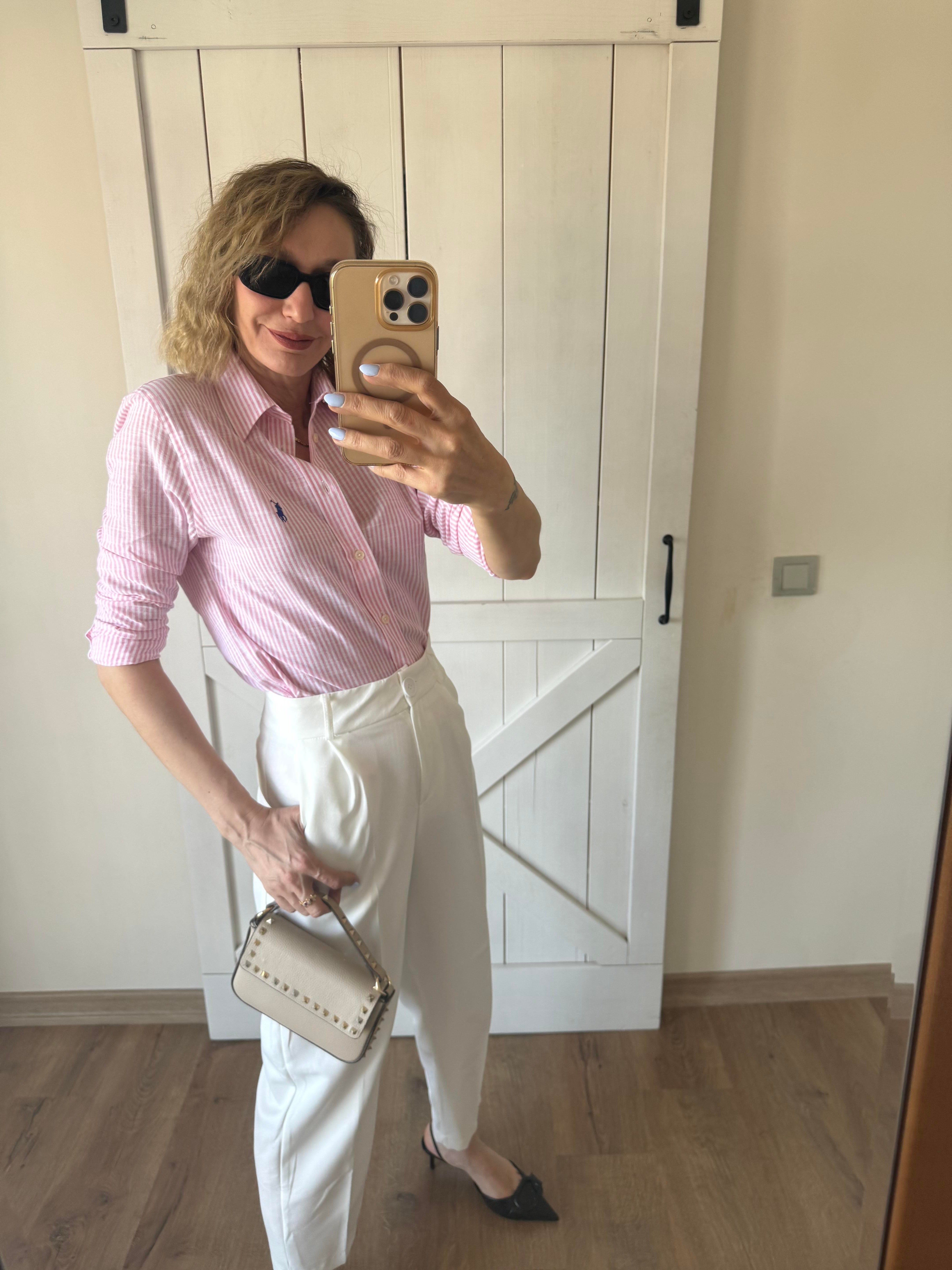 Pembe Çizgili Gömlek