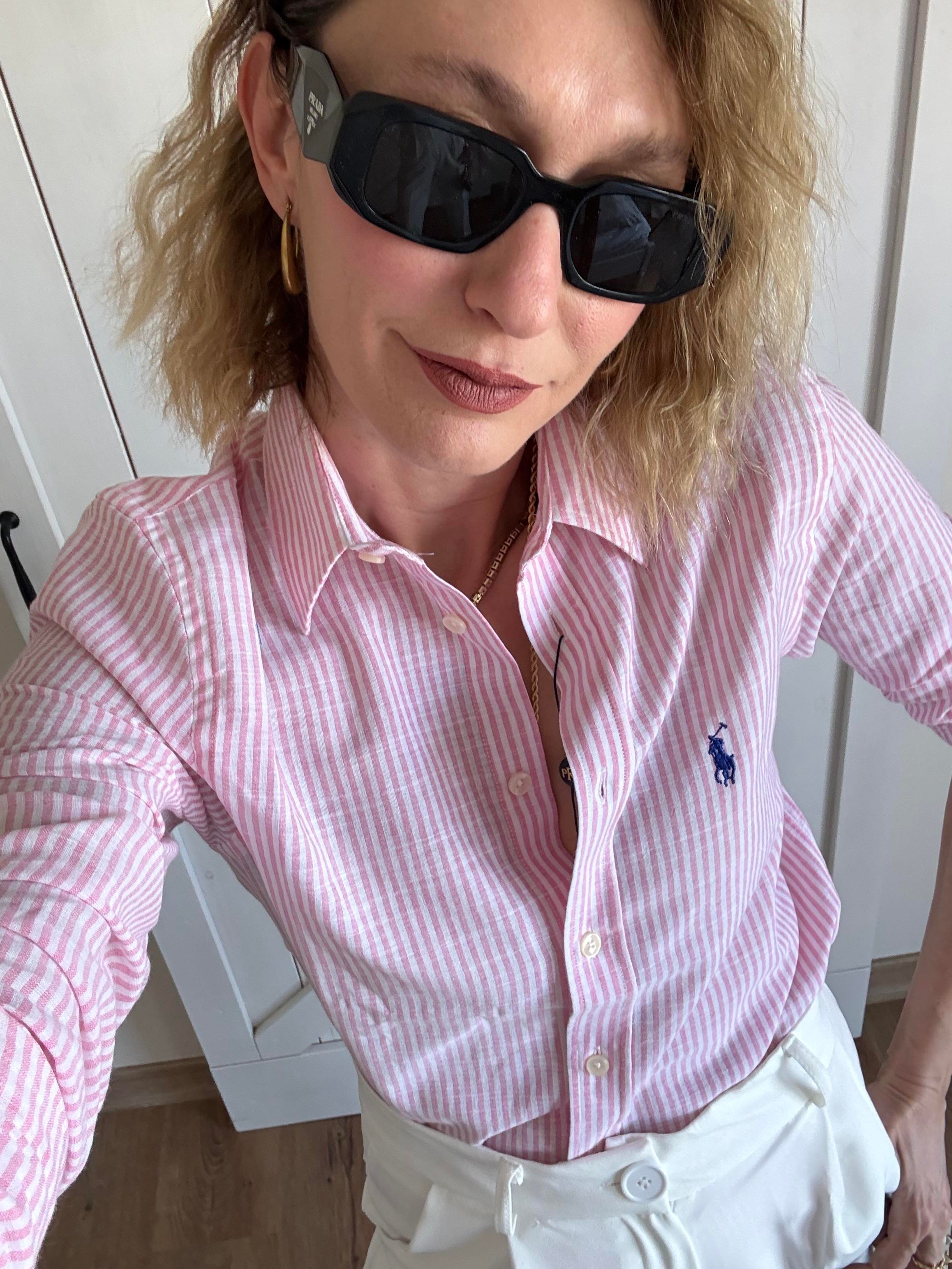 Pembe Çizgili Gömlek