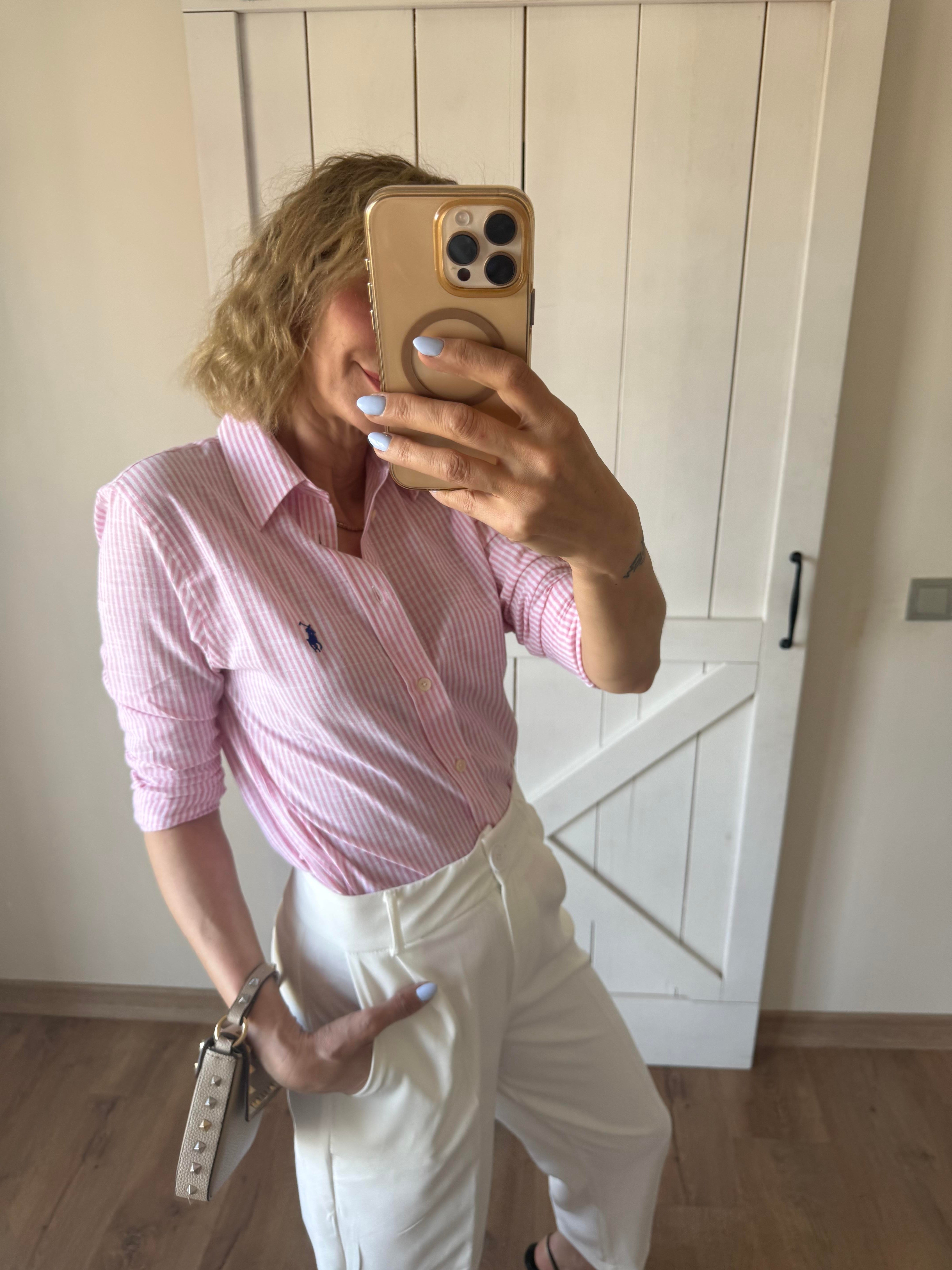 Pembe Çizgili Gömlek