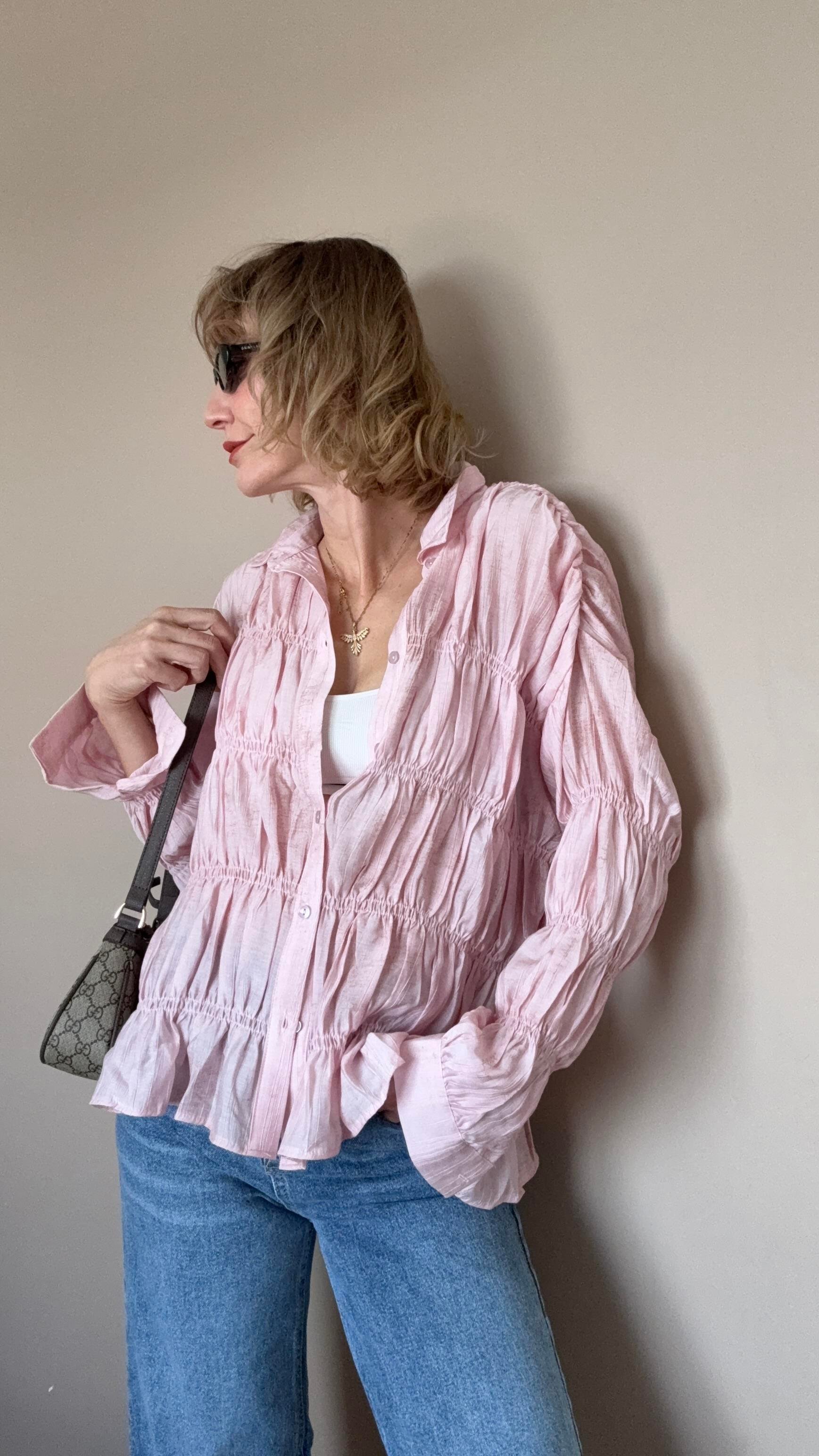 Pembe  Kırışık Kumaşlı Dökümlü Gömlek