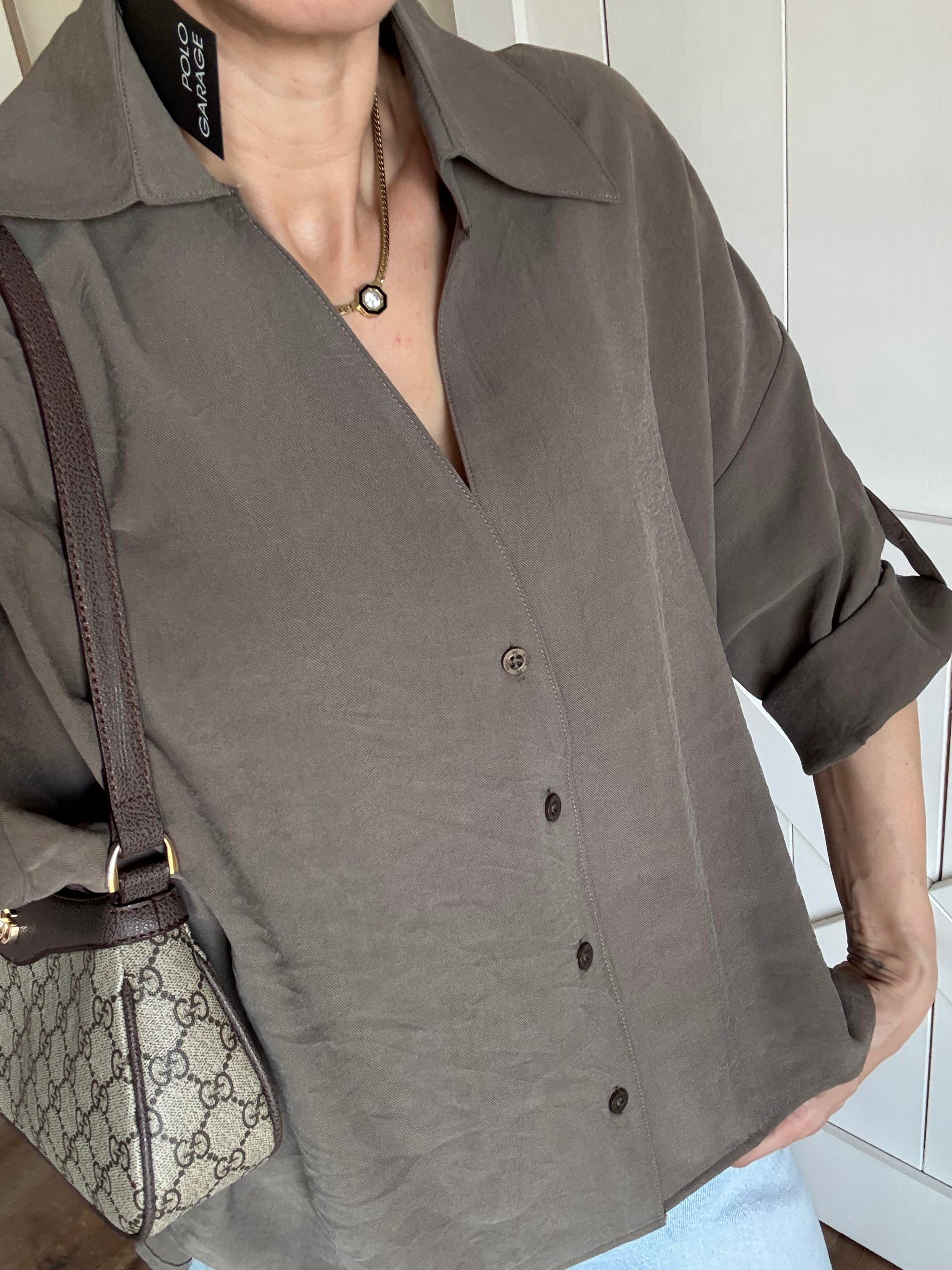 Premium Haki V Yaka Gömlek