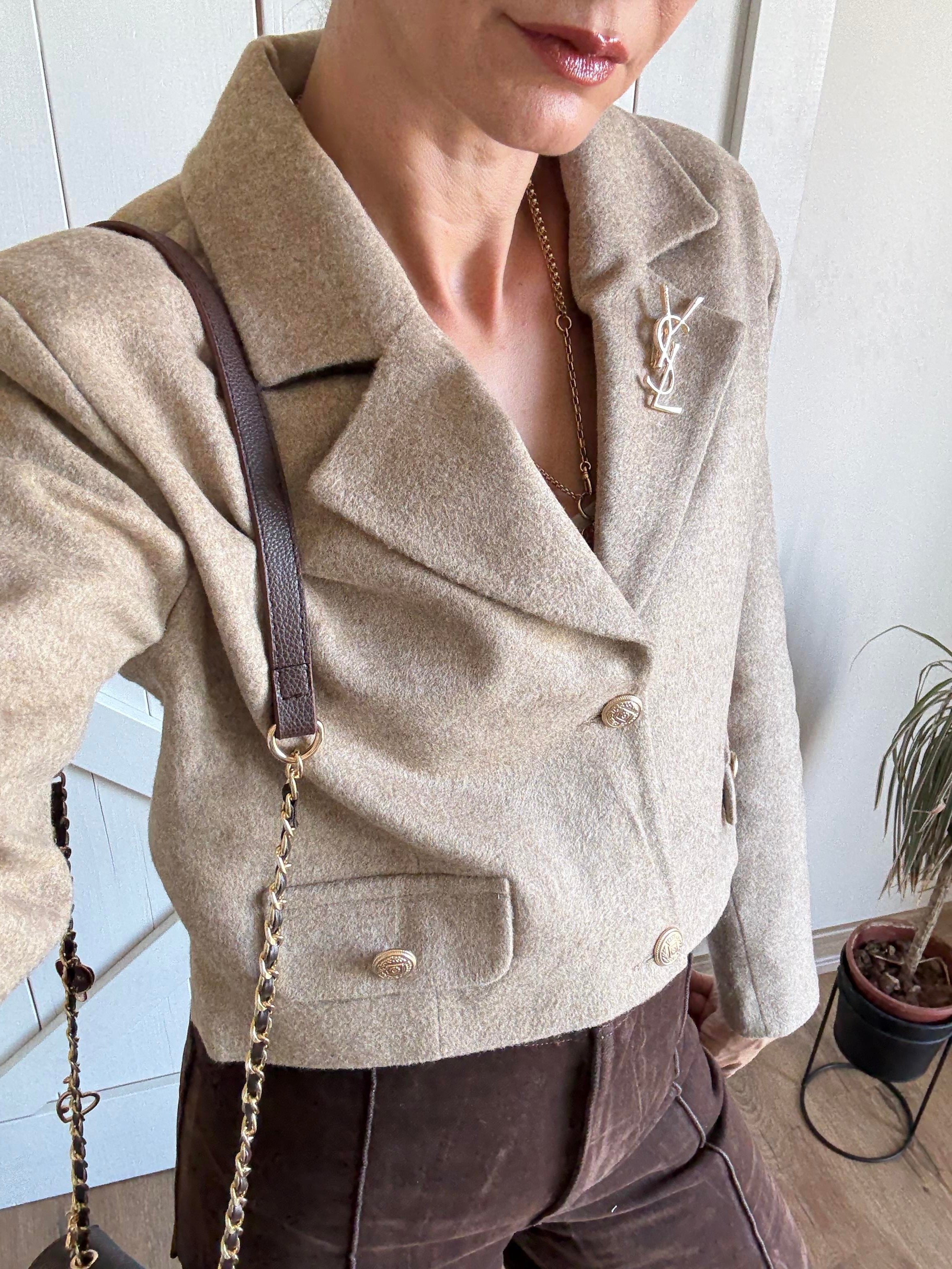 Premium Kaşe Broşlu Vizon Ceket