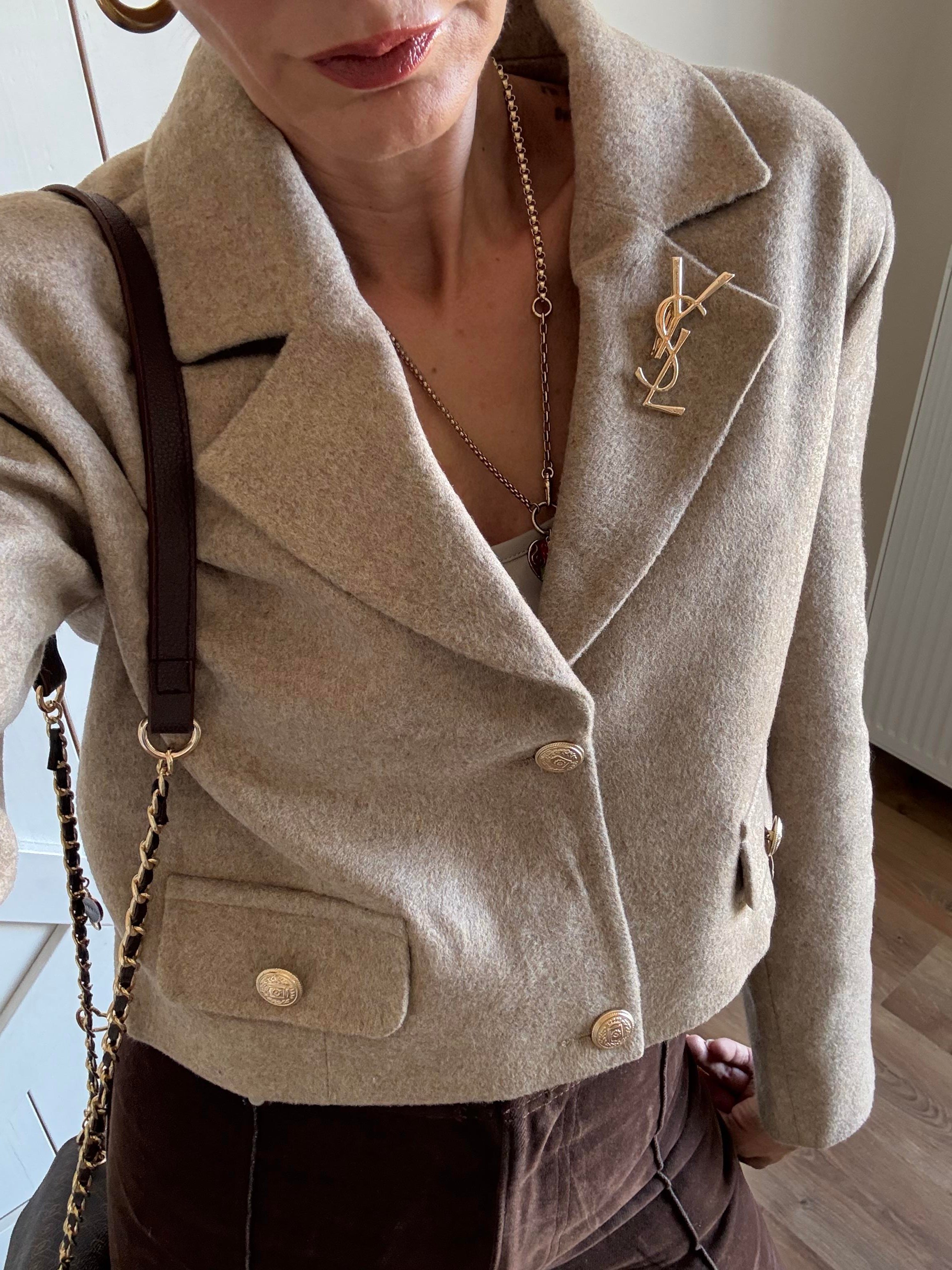 Premium Kaşe Broşlu Vizon Ceket