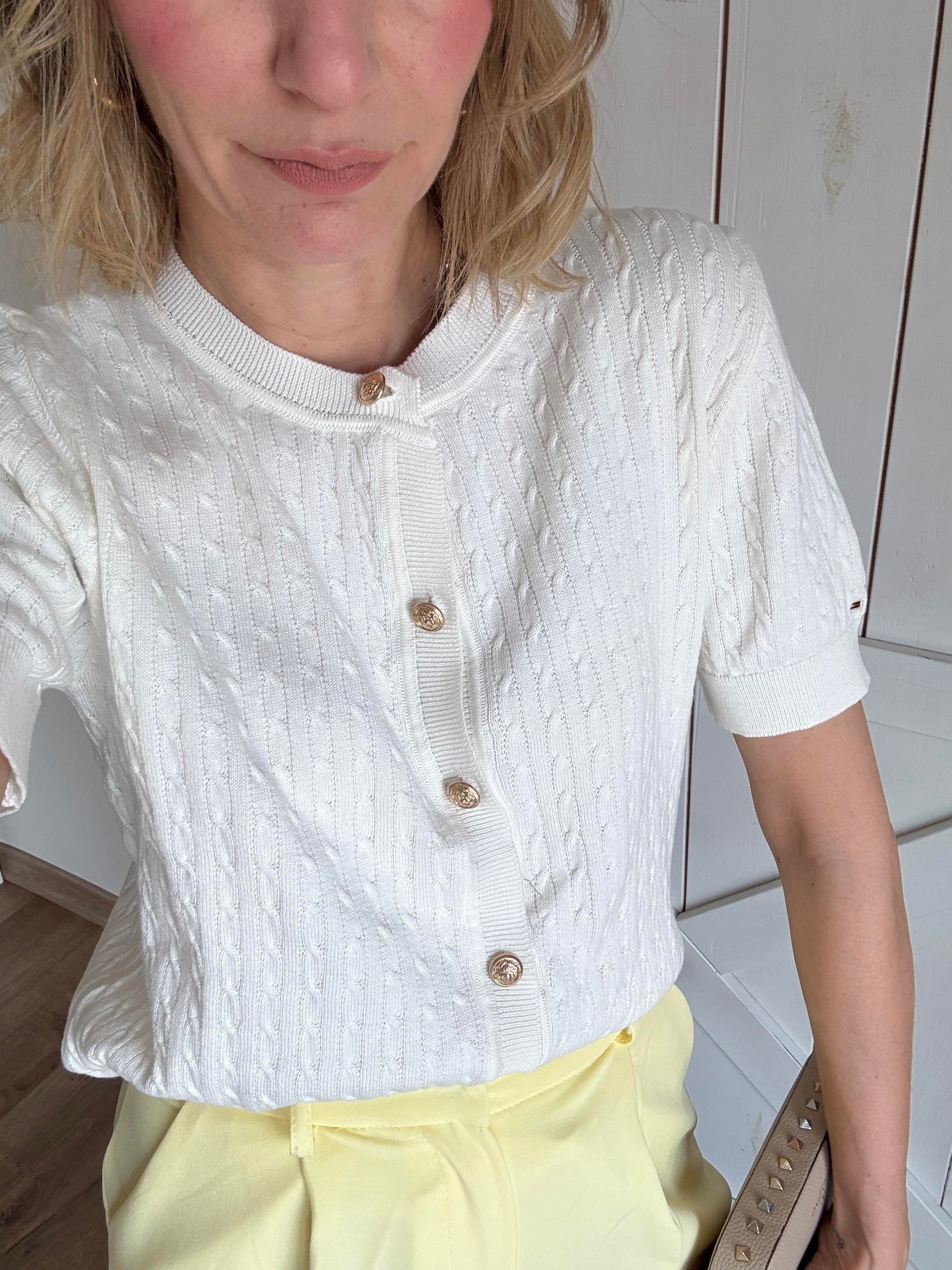 Premium Kırık Beyaz Gold Düğmeli Hırka