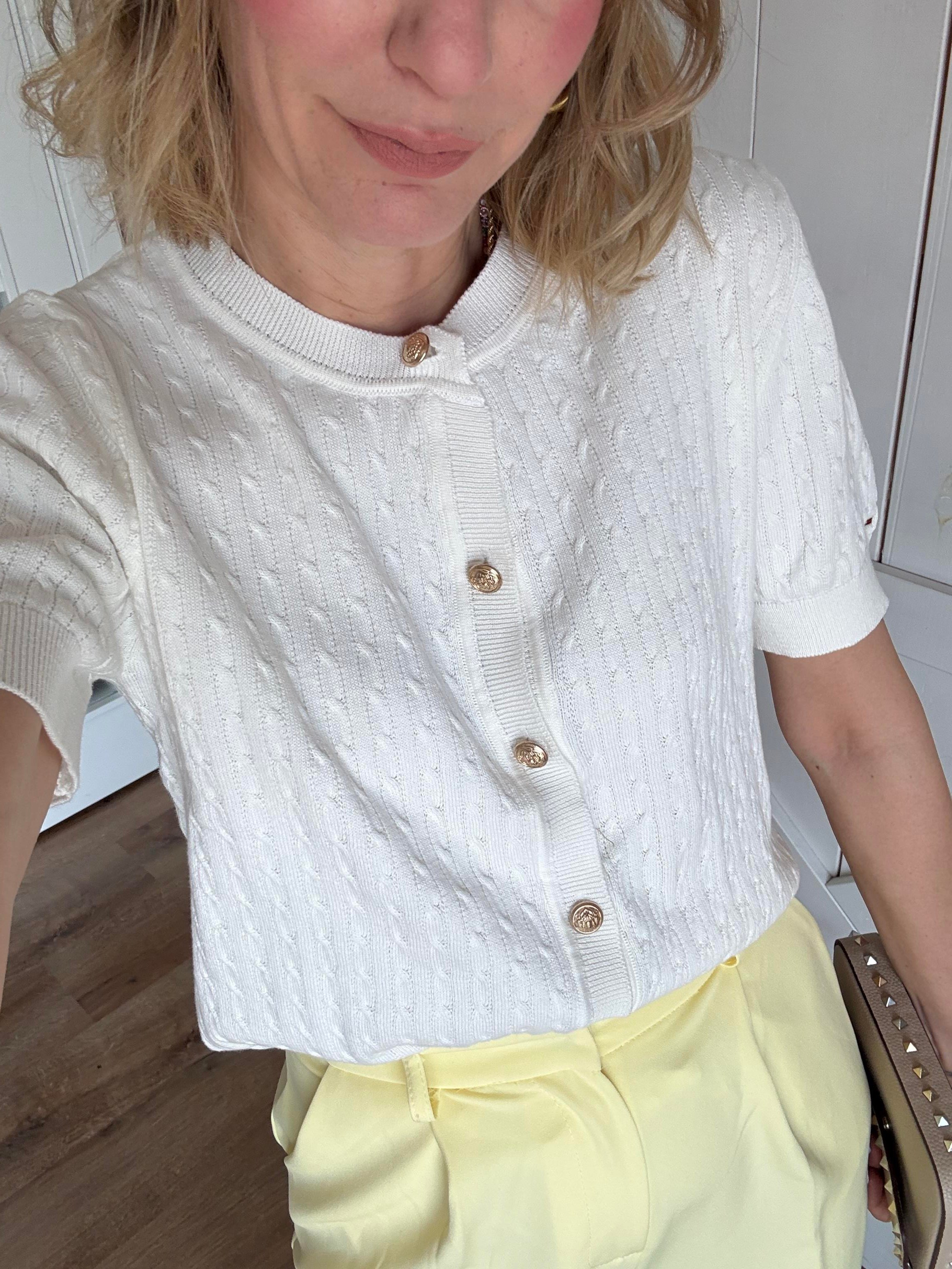 Premium Kırık Beyaz Gold Düğmeli Hırka