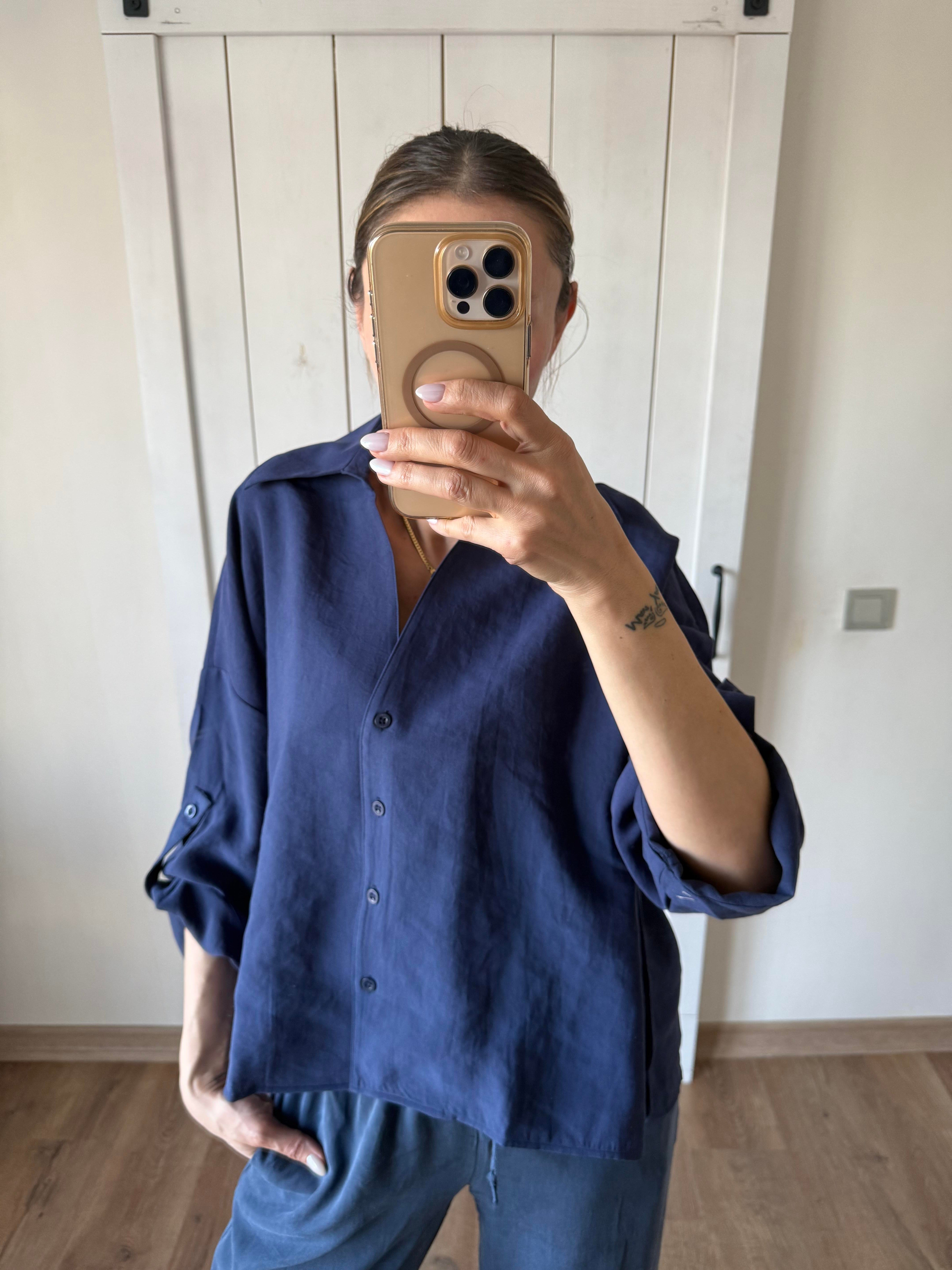 Premium Lacivert V Yaka Gömlek