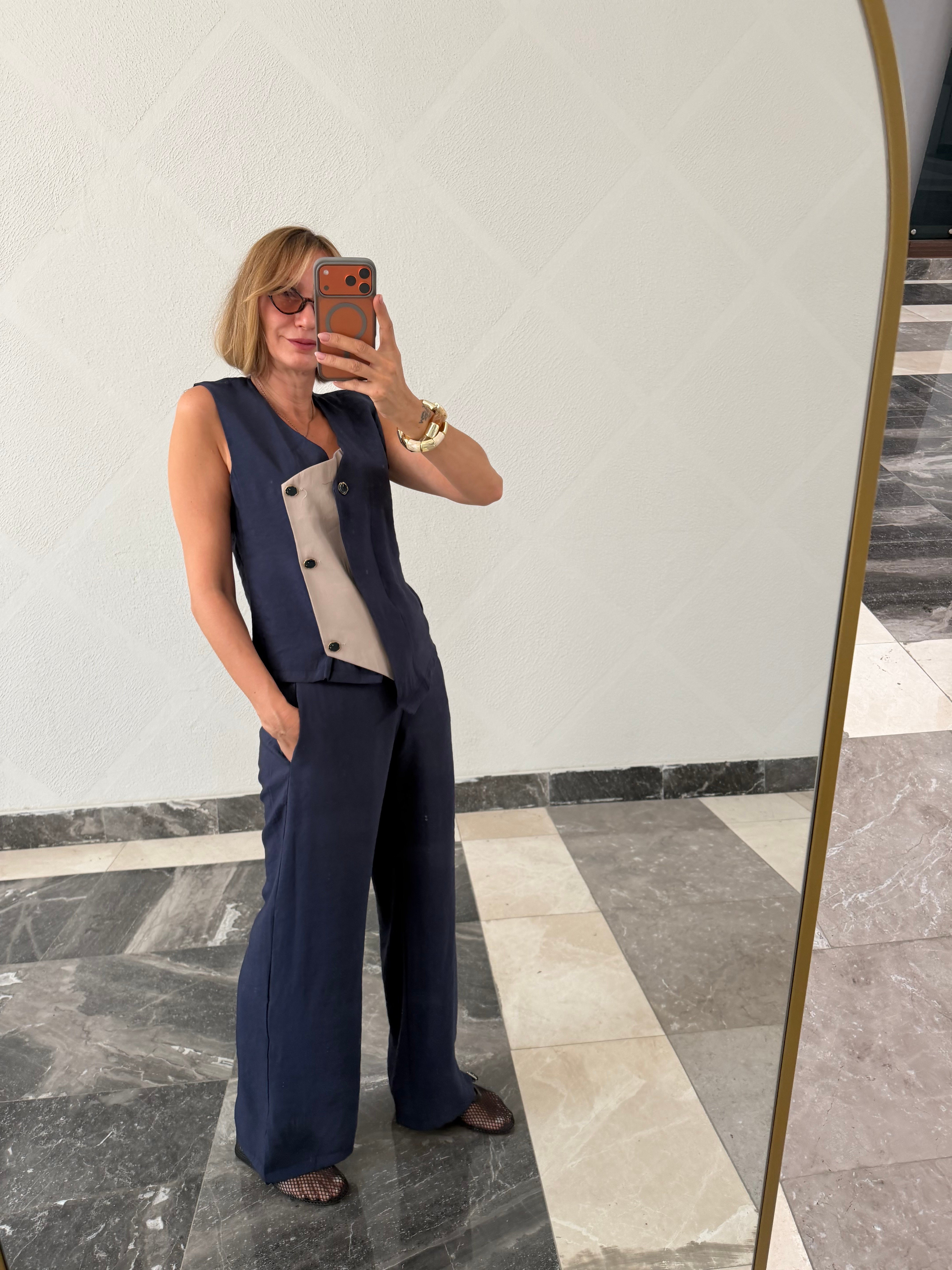 Premium Orijinal Model , Tasarım Düğme Detaylı , Lacivert Tencel Takım