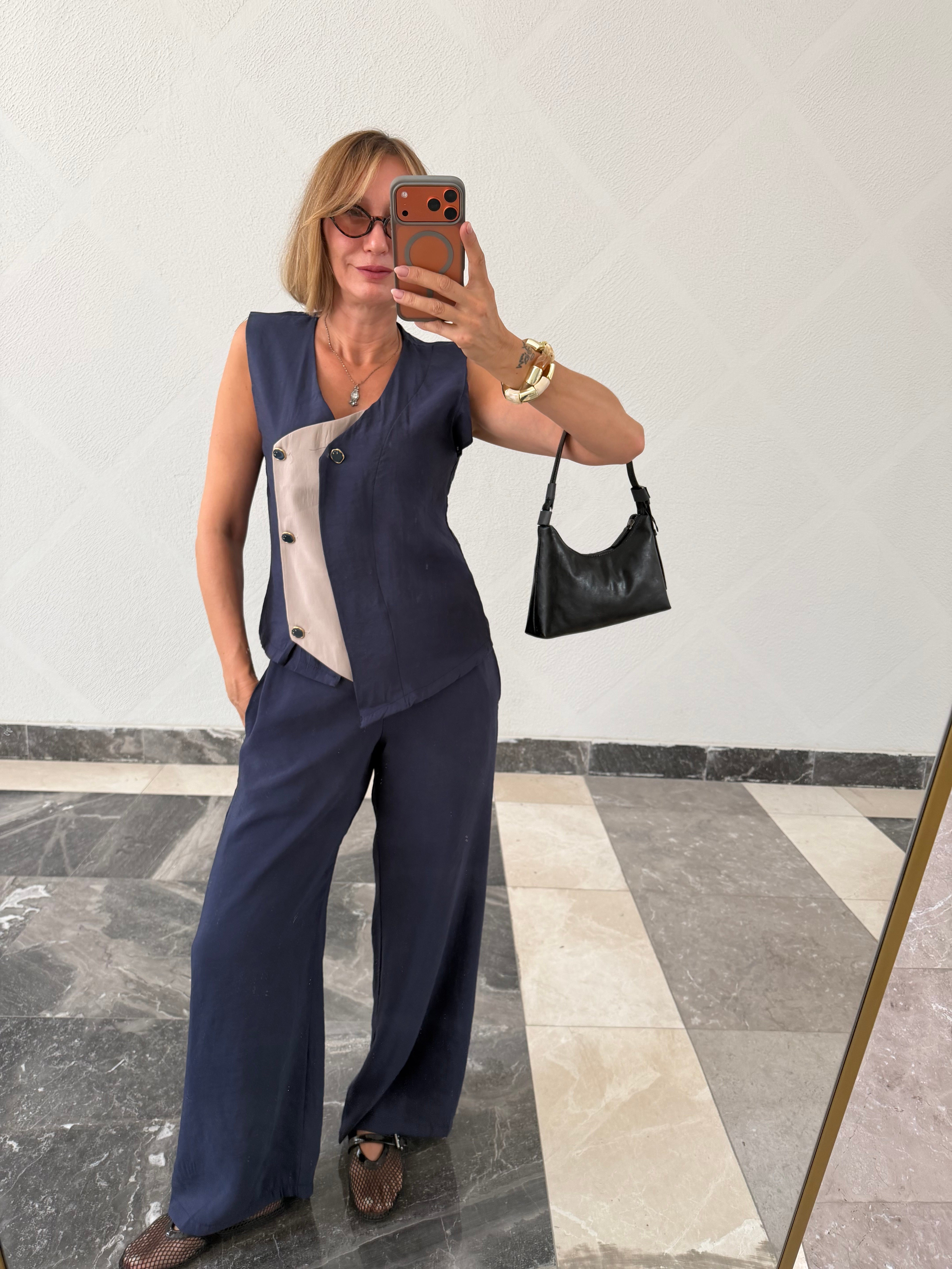 Premium Orijinal Model , Tasarım Düğme Detaylı , Lacivert Tencel Takım