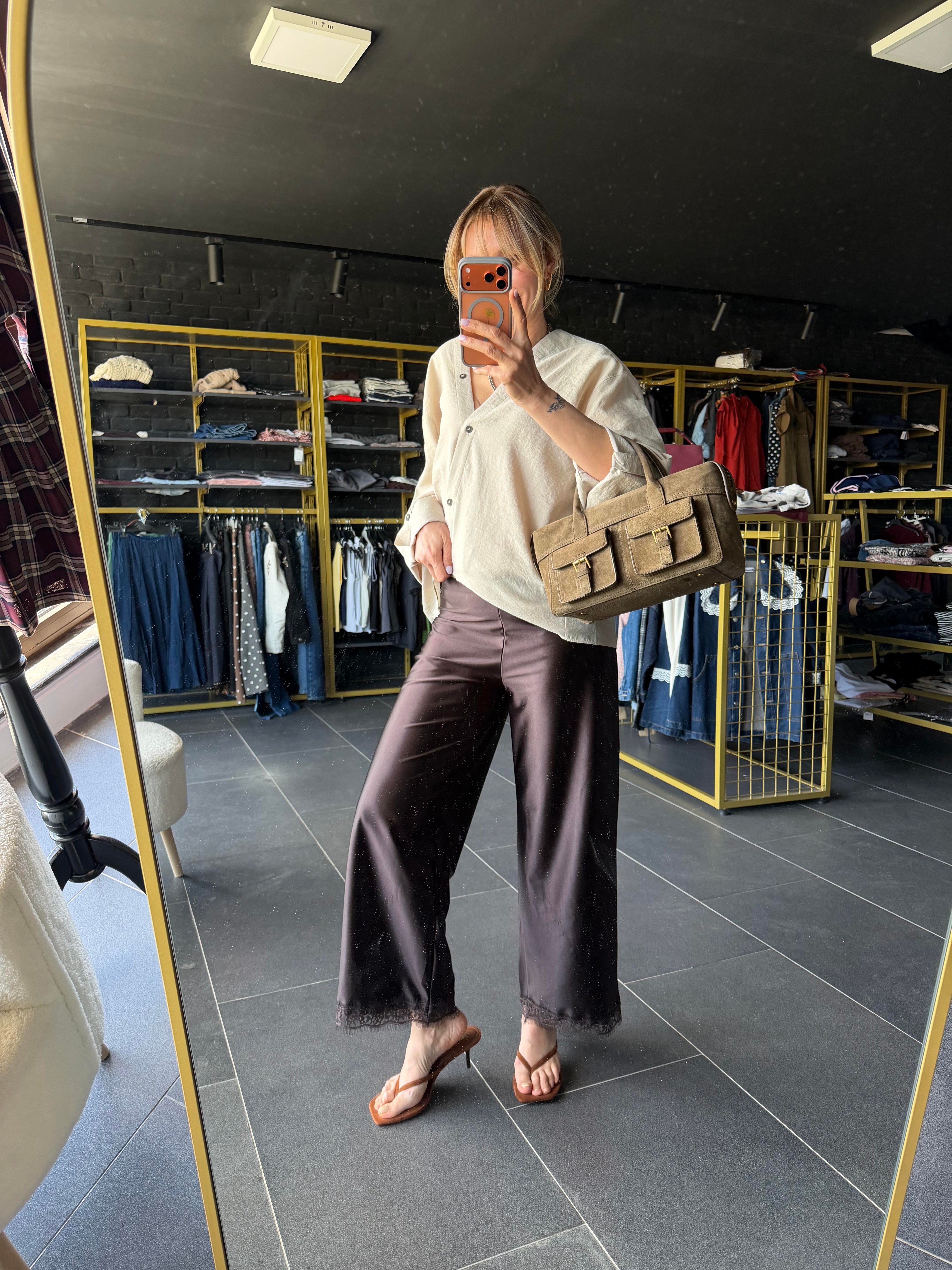 Premium Saten Yüzeyli Kahve Dantel Detaylı Pantolon