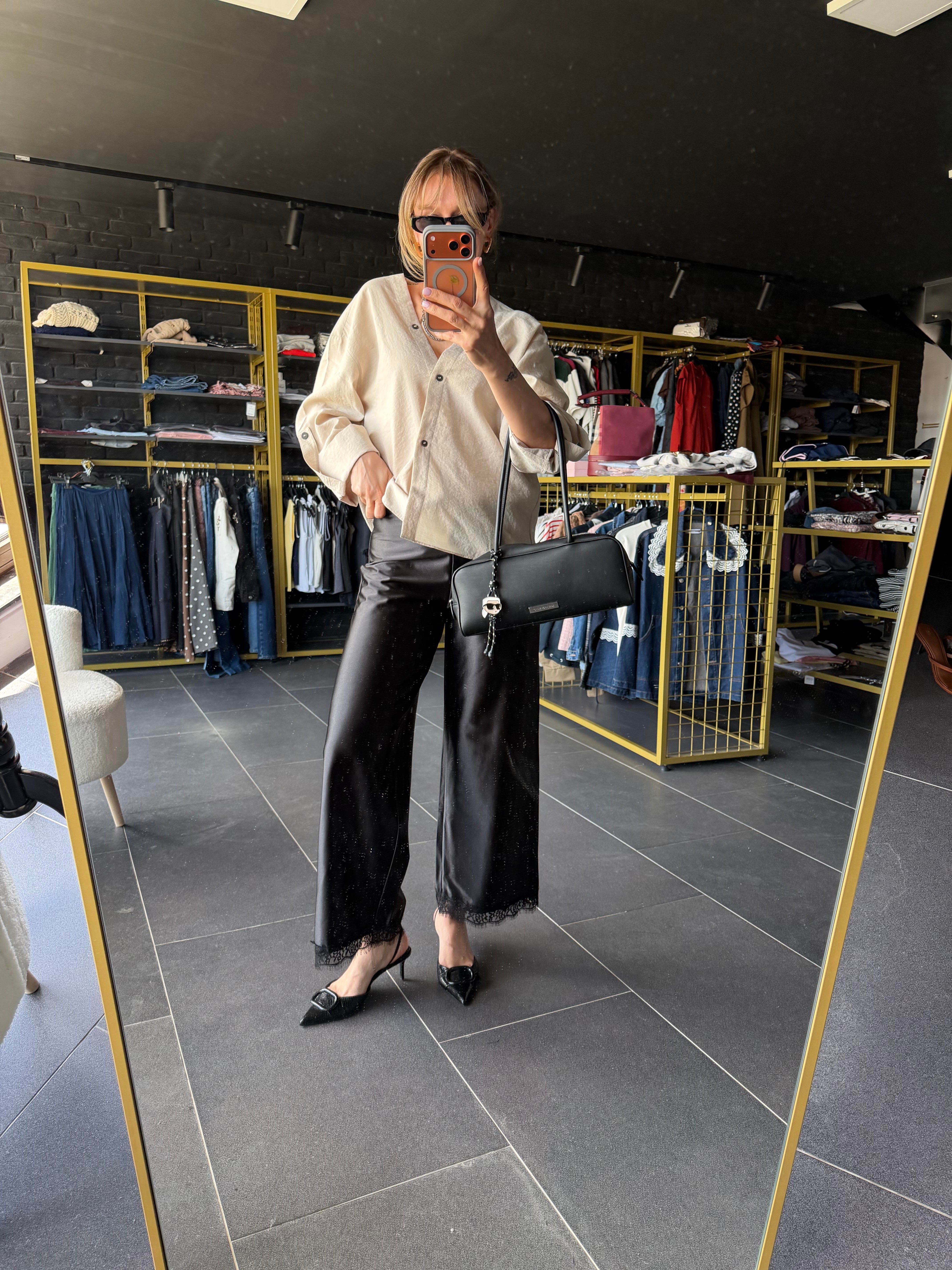 Premium Saten Yüzeyli Siyah Dantel Detaylı Pantolon
