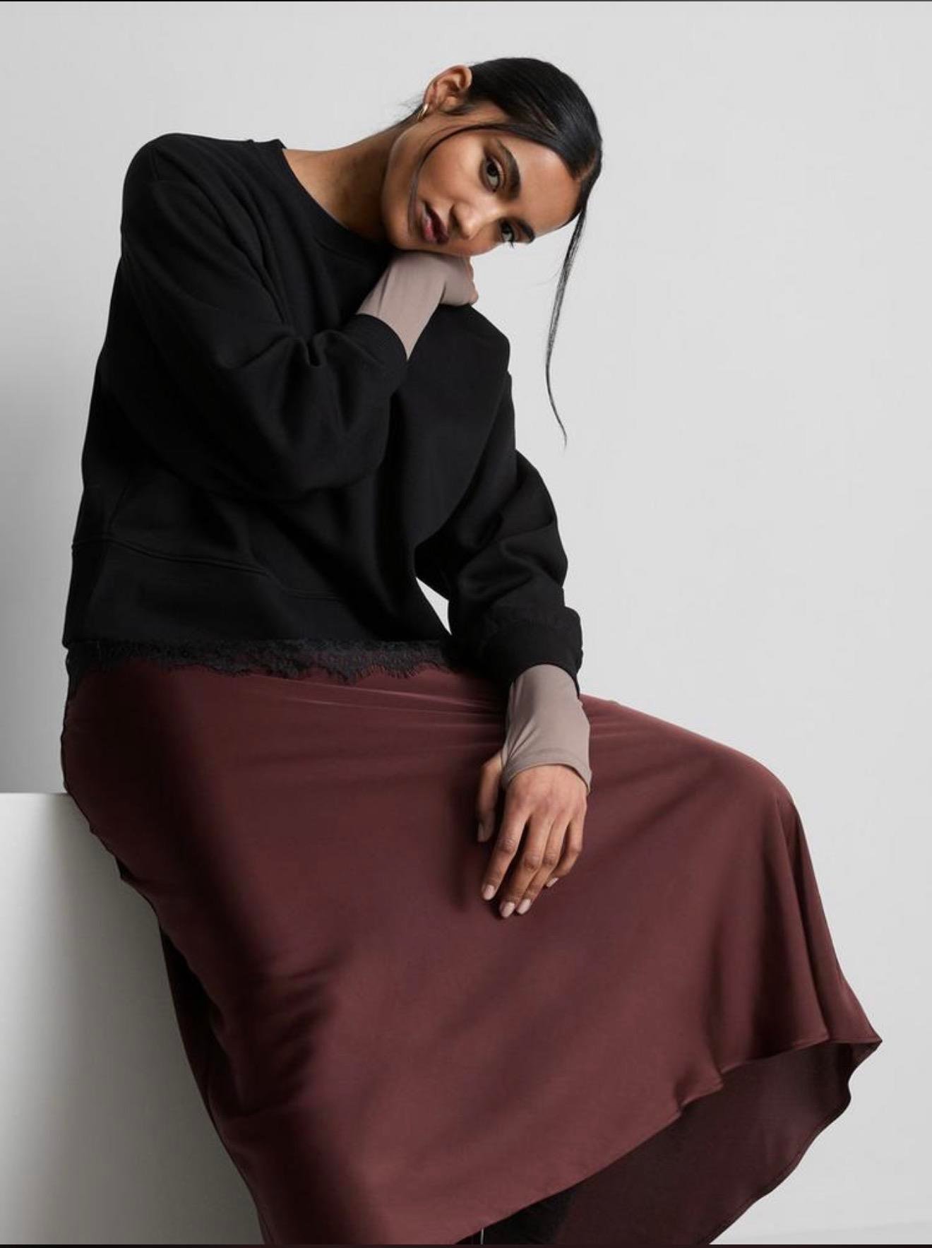 Prımark Ucu Dantelli Siyah Sweat