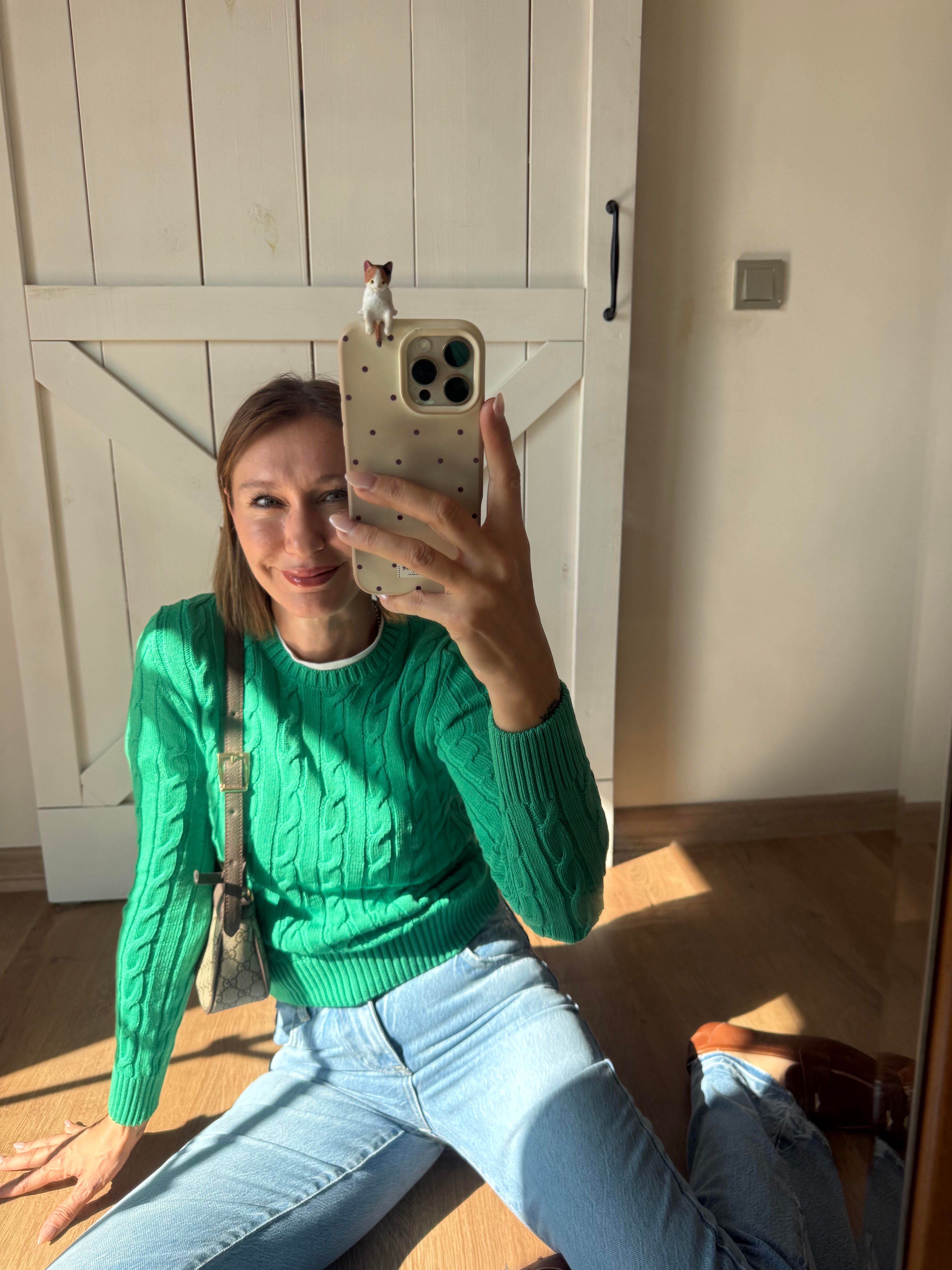 Saç Örgü Yeşil Kazak