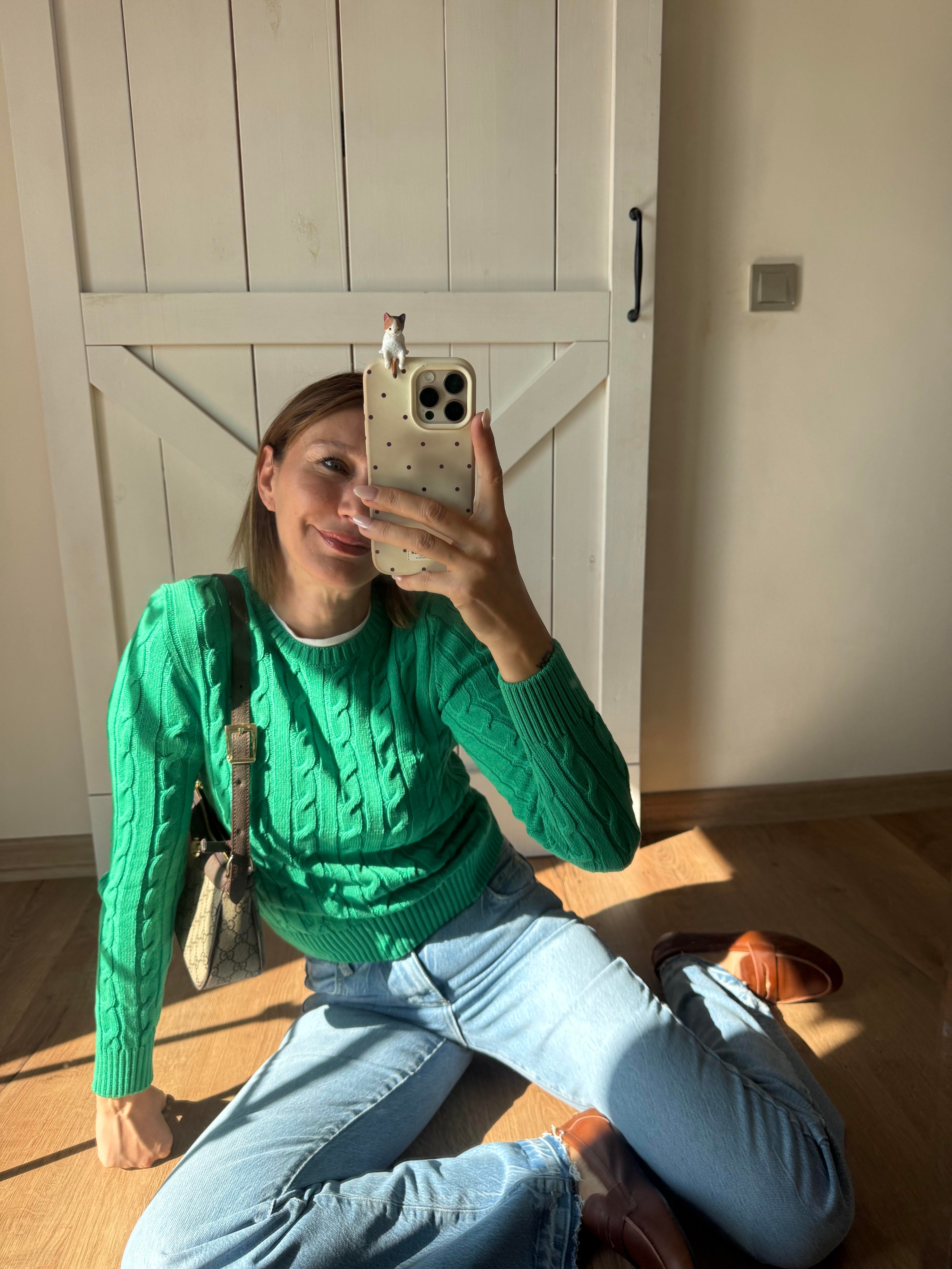 Saç Örgü Yeşil Kazak