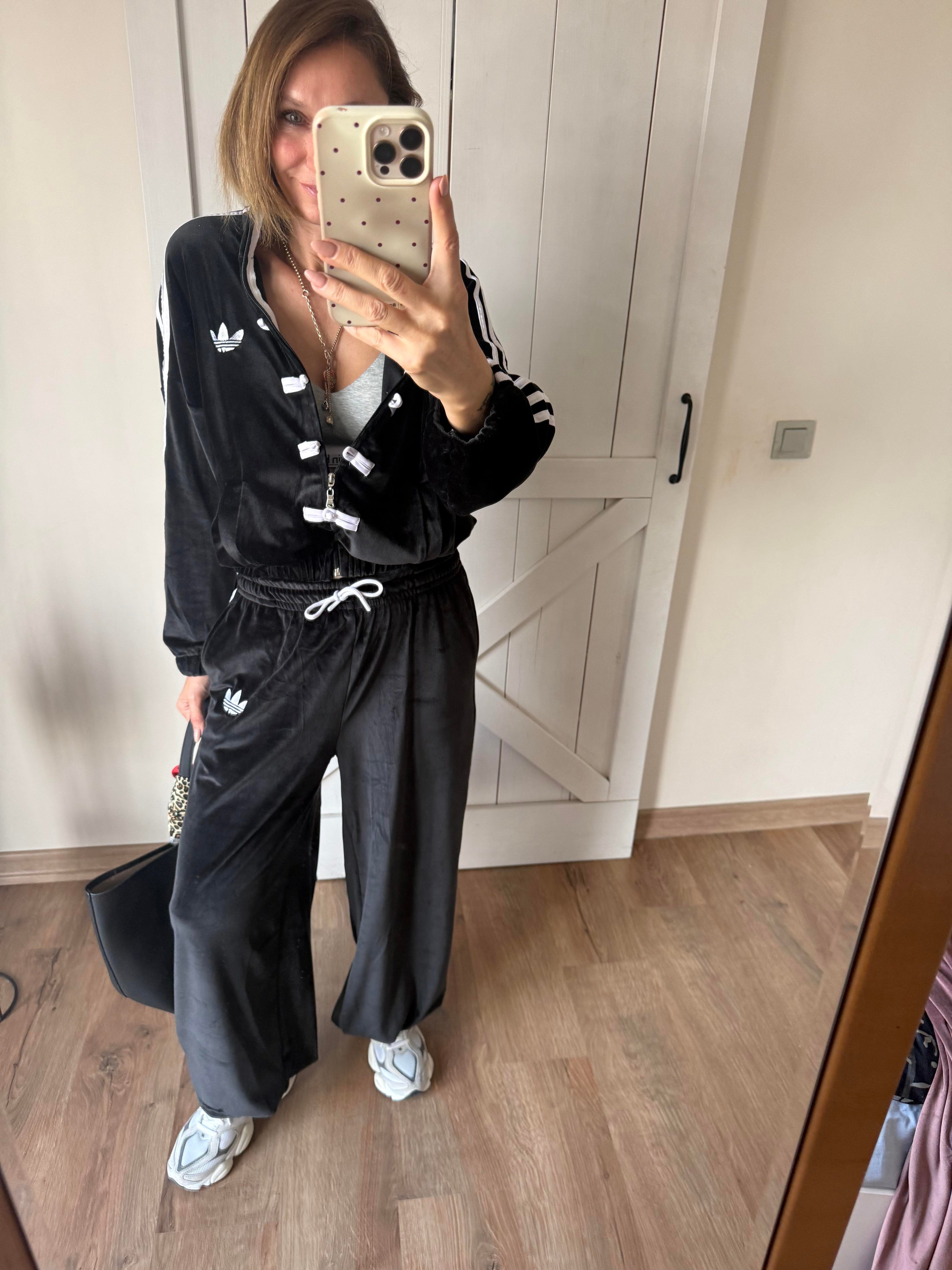 Şeritli Siyah Kadife Eşofman Takım