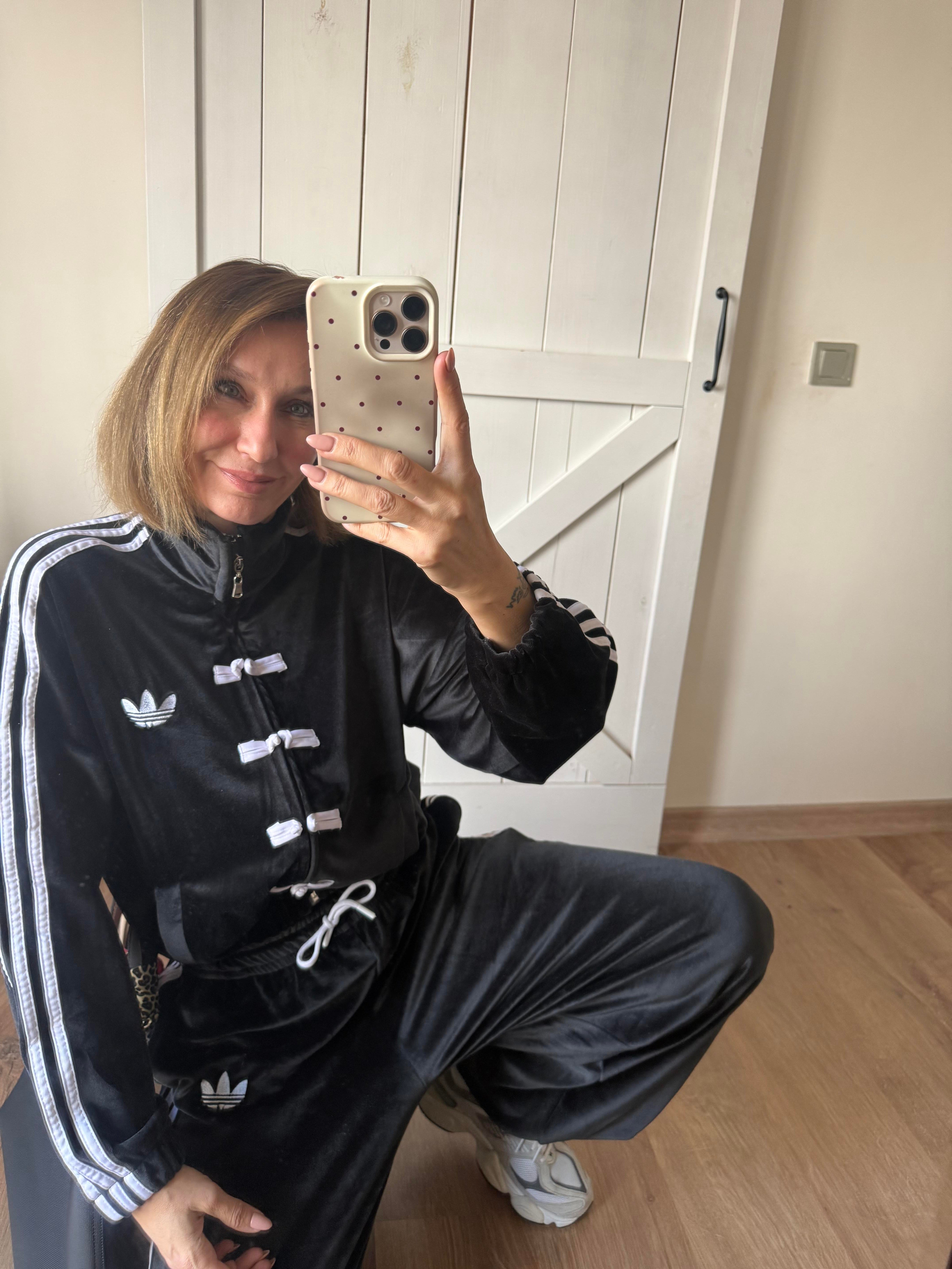 Şeritli Siyah Kadife Eşofman Takım