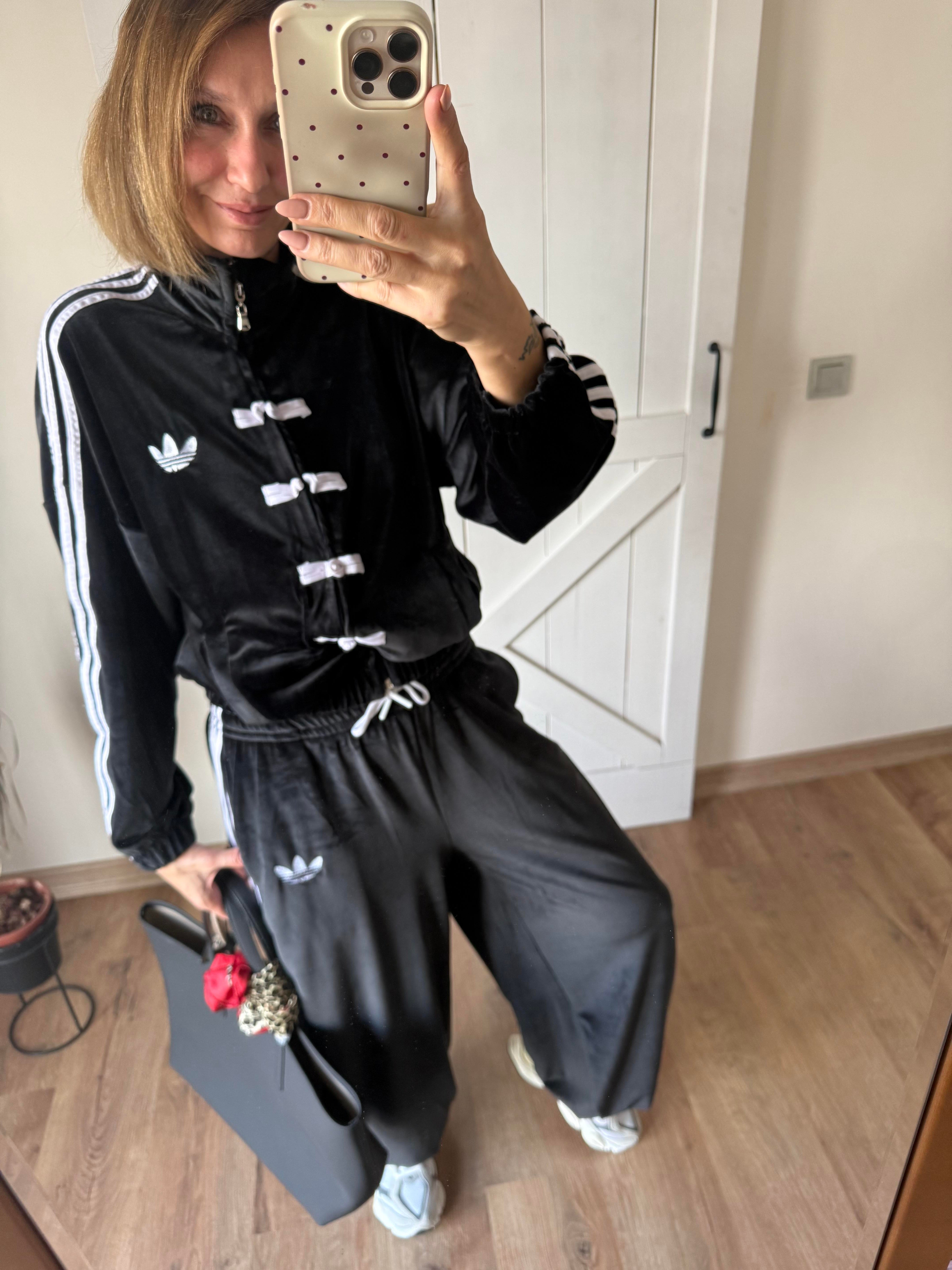 Şeritli Siyah Kadife Eşofman Takım