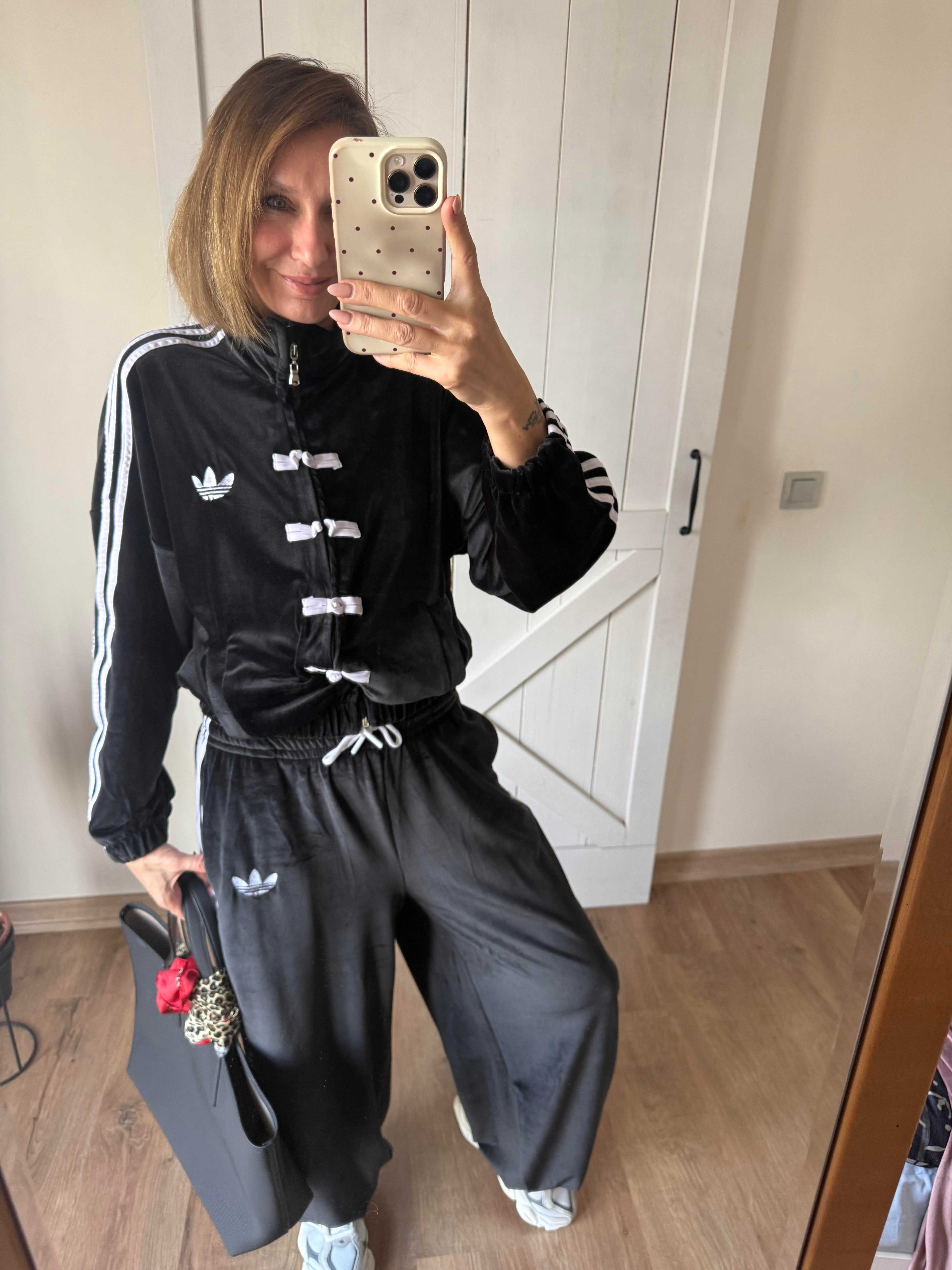 Şeritli Siyah Kadife Eşofman Takım