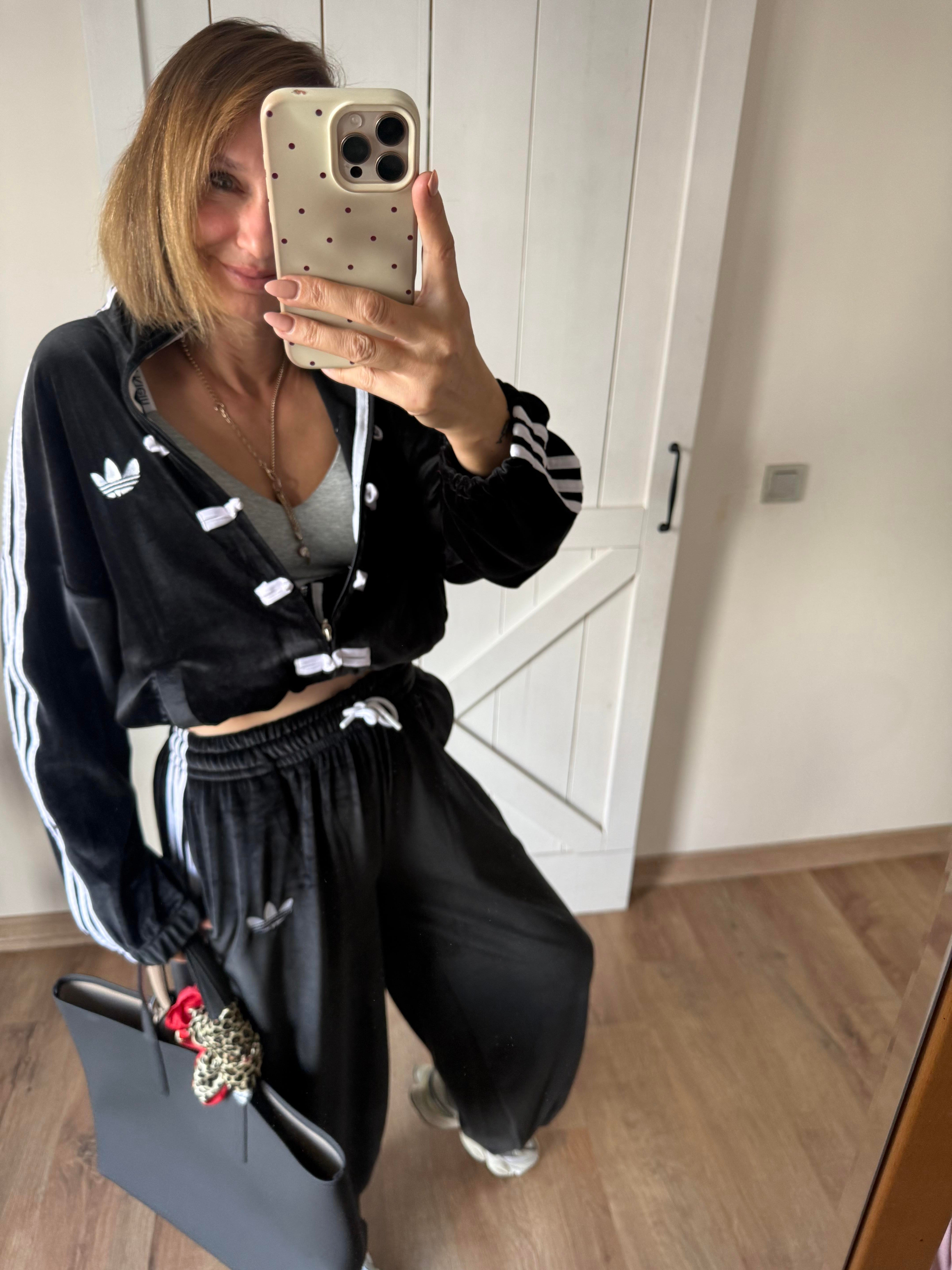 Şeritli Siyah Kadife Eşofman Takım