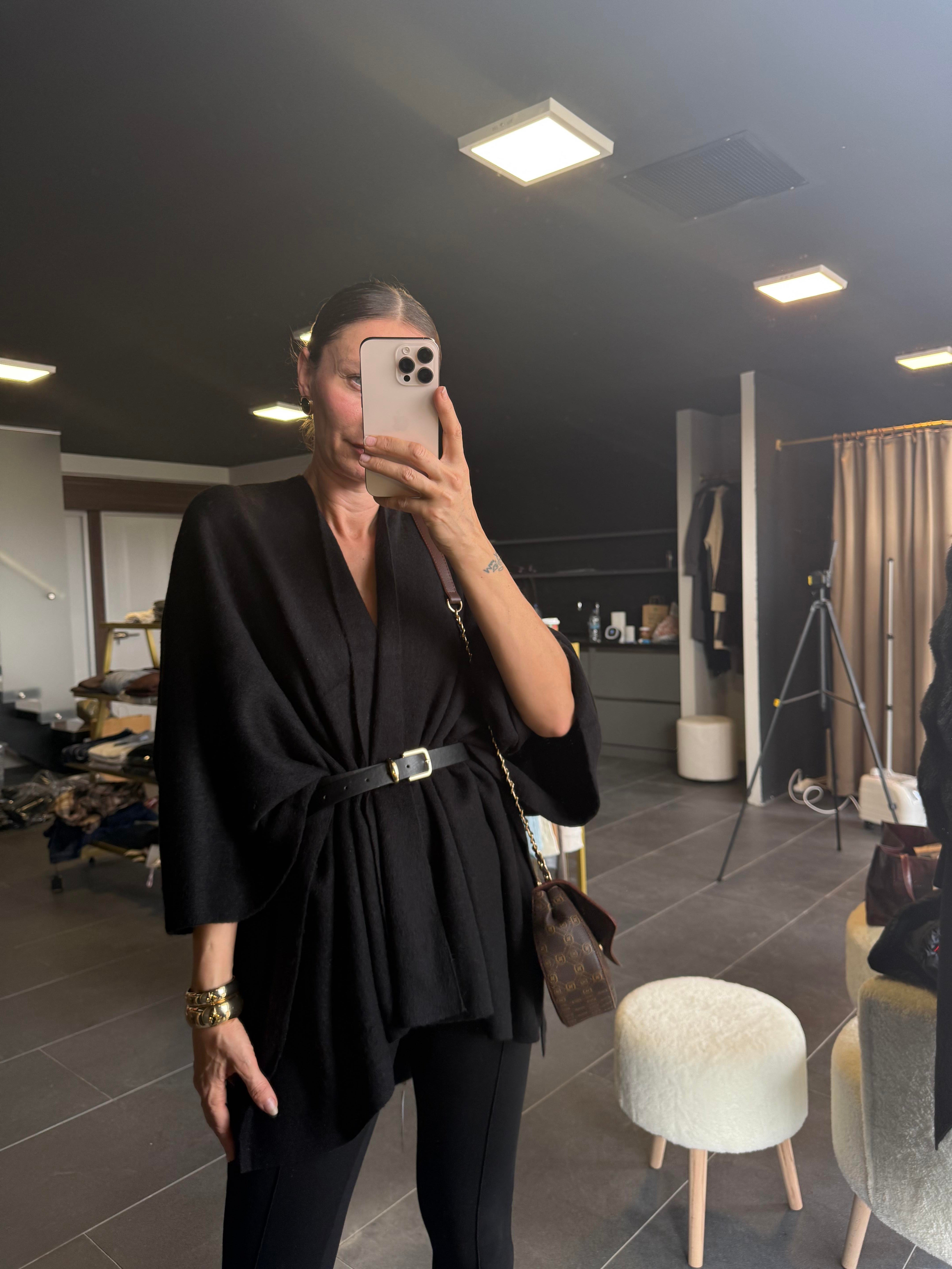 Siyah Deri Kemerli Panço