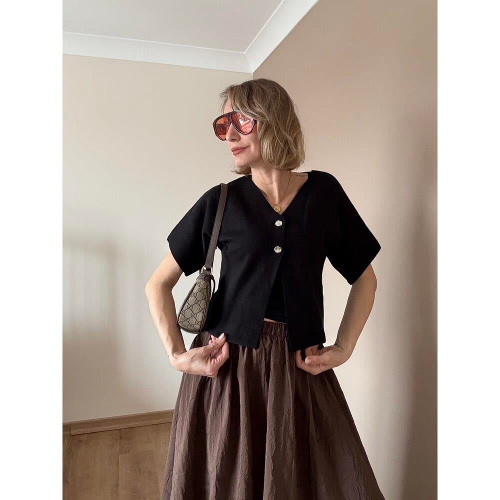 Siyah Düğme Detaylı Çelik Örme Kadın Hırka