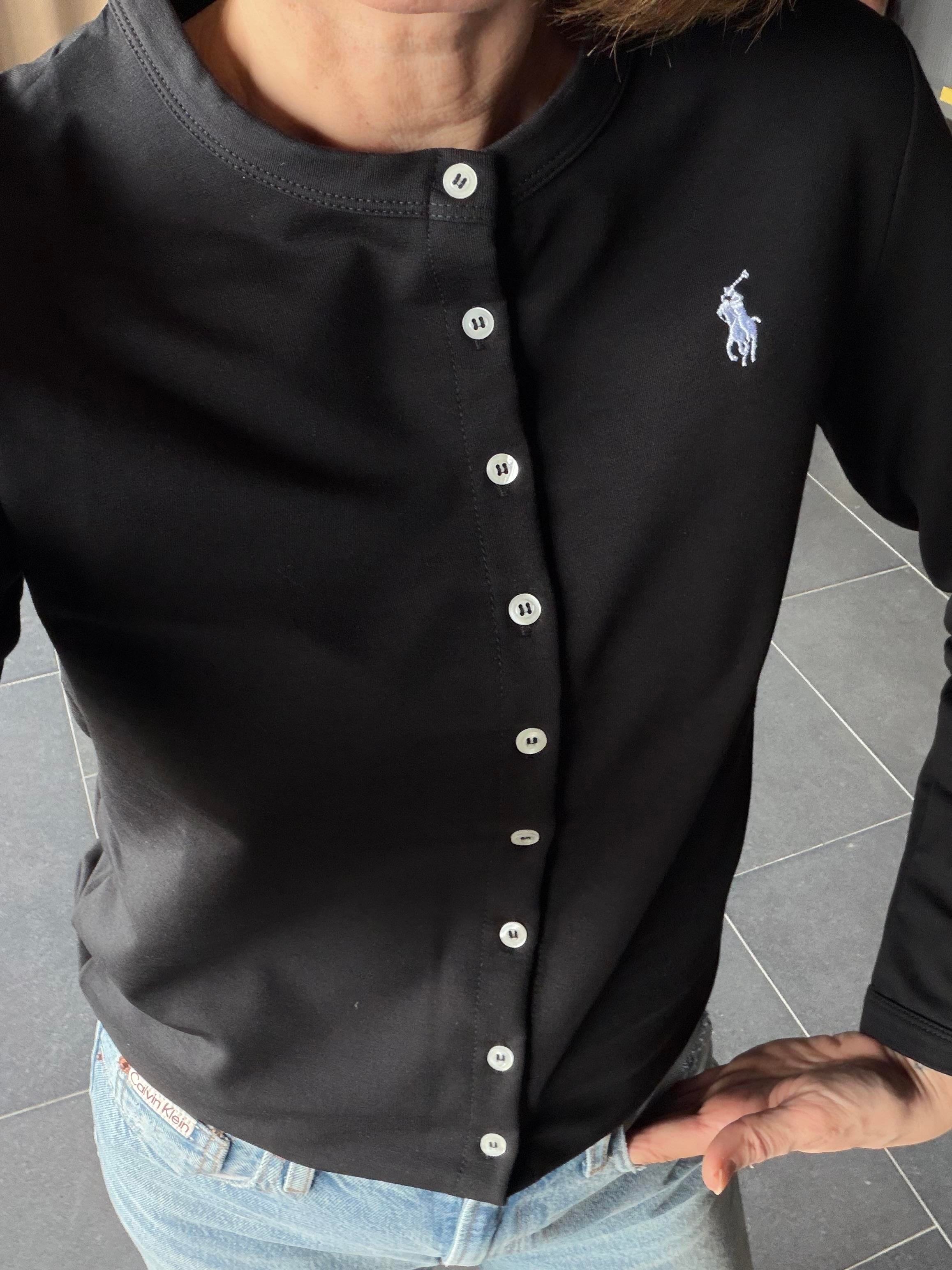 Siyah Düğmeli Hırka