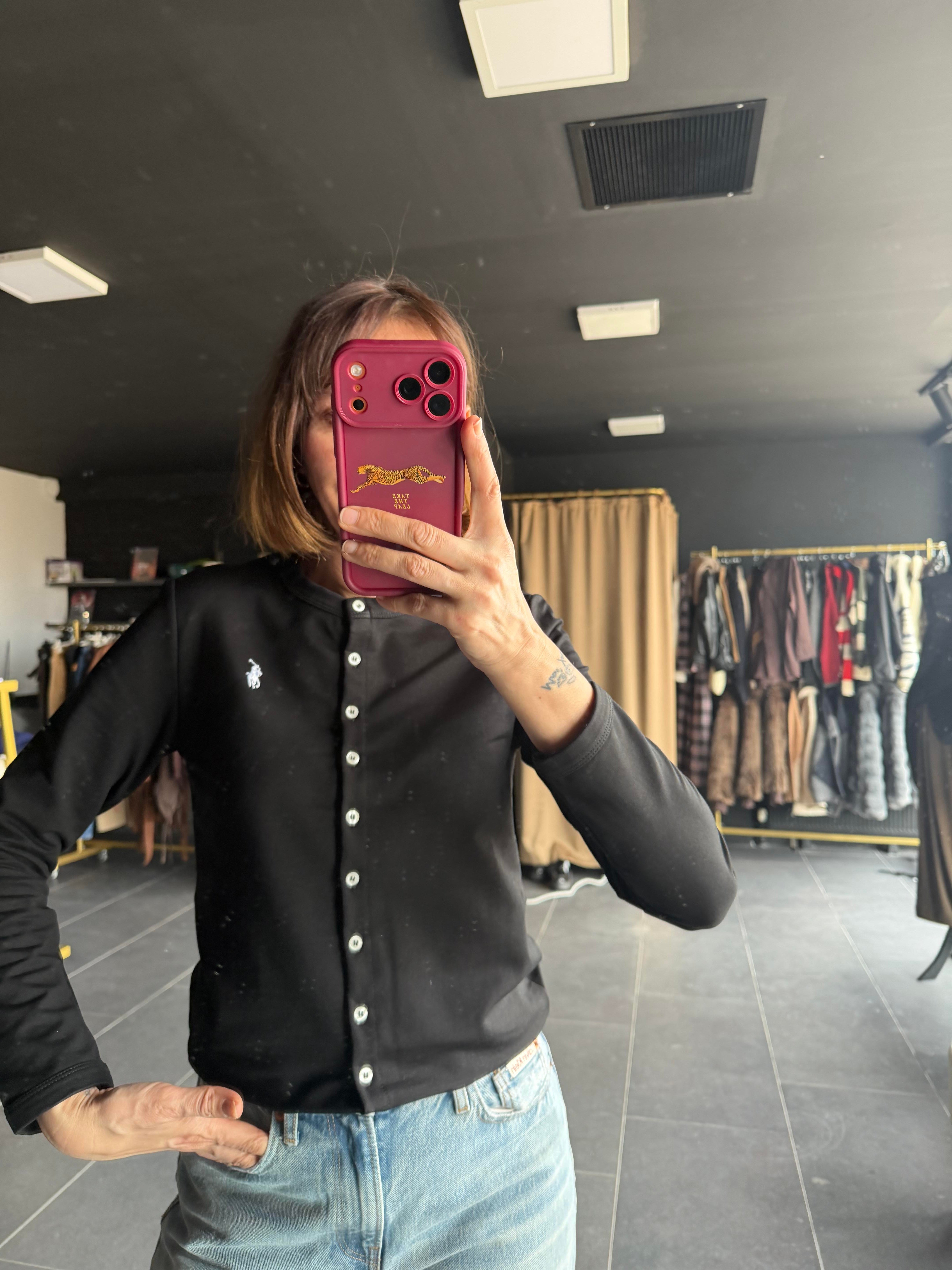 Siyah Düğmeli Hırka