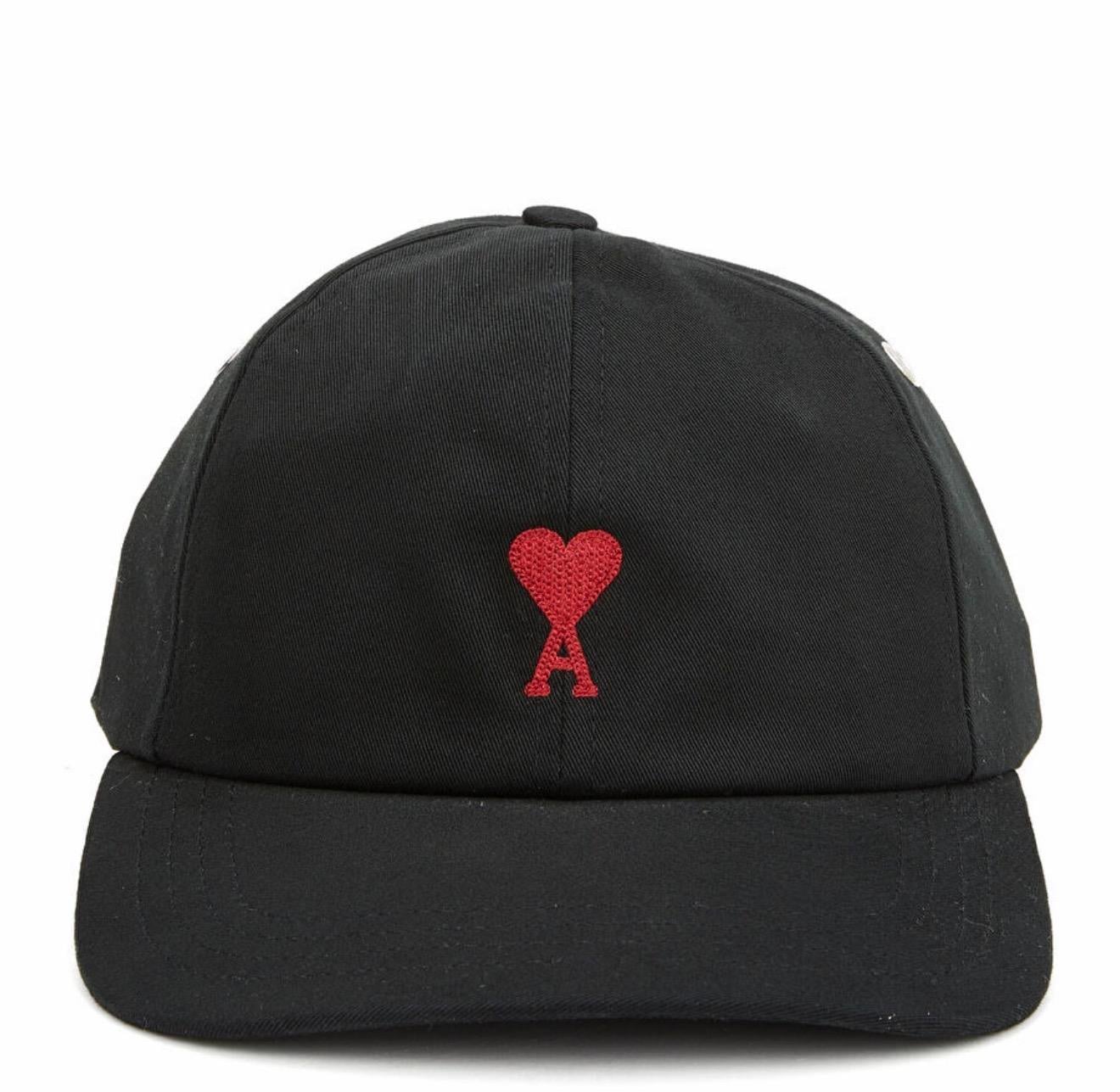 Siyah Kalp Logolu Cap