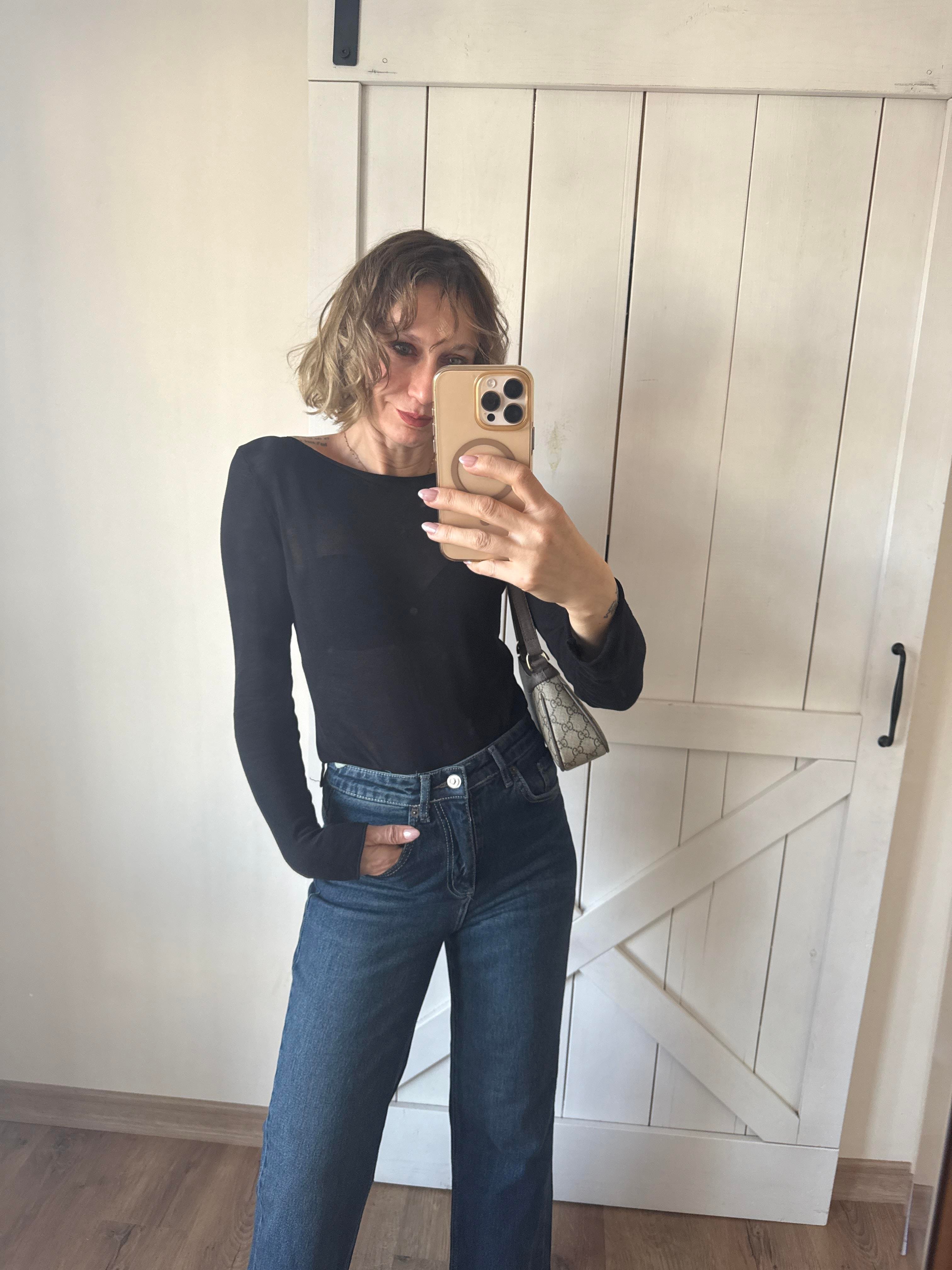 Siyah Kayık Yaka Transparan Bluz