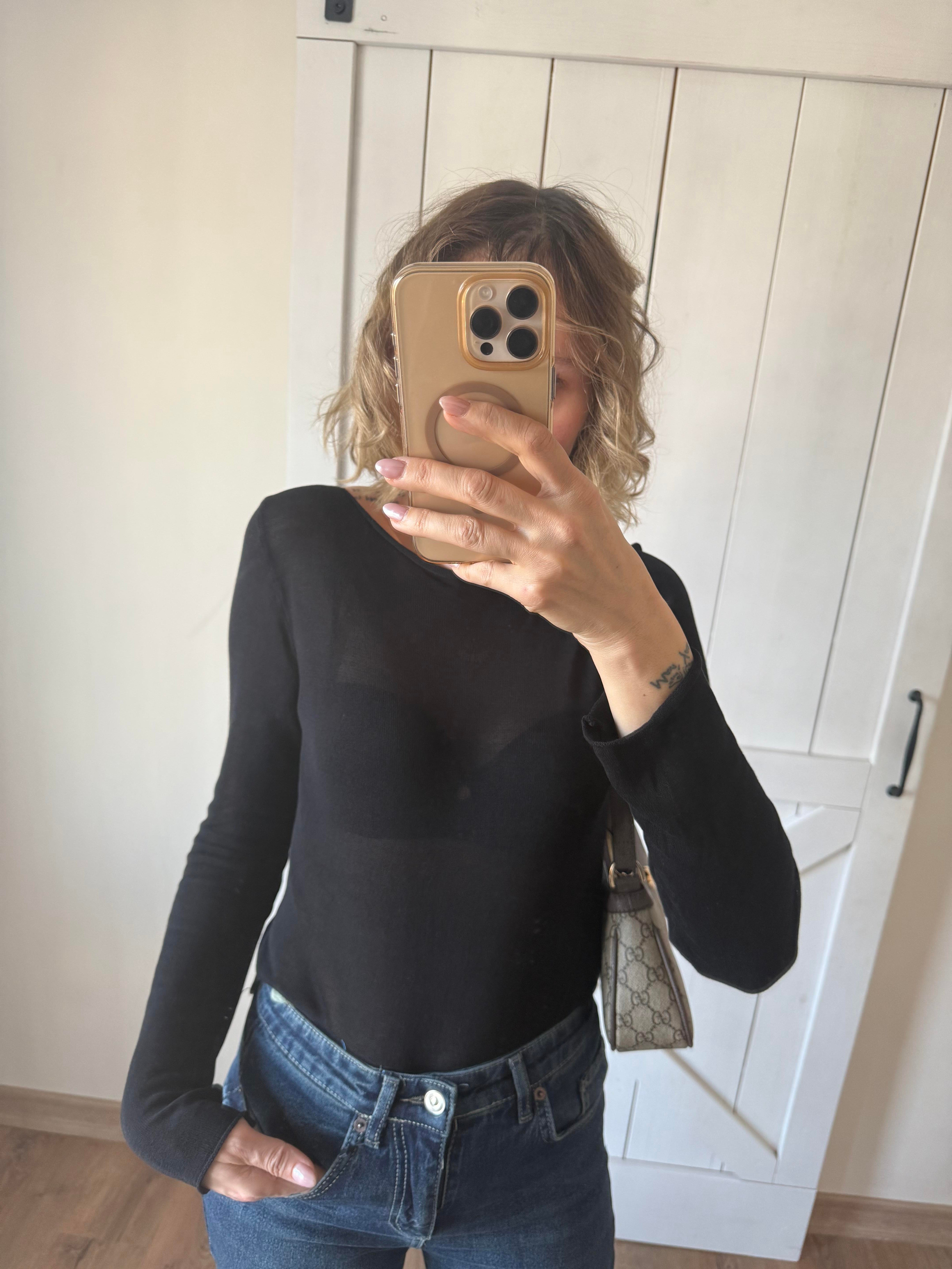 Siyah Kayık Yaka Transparan Bluz