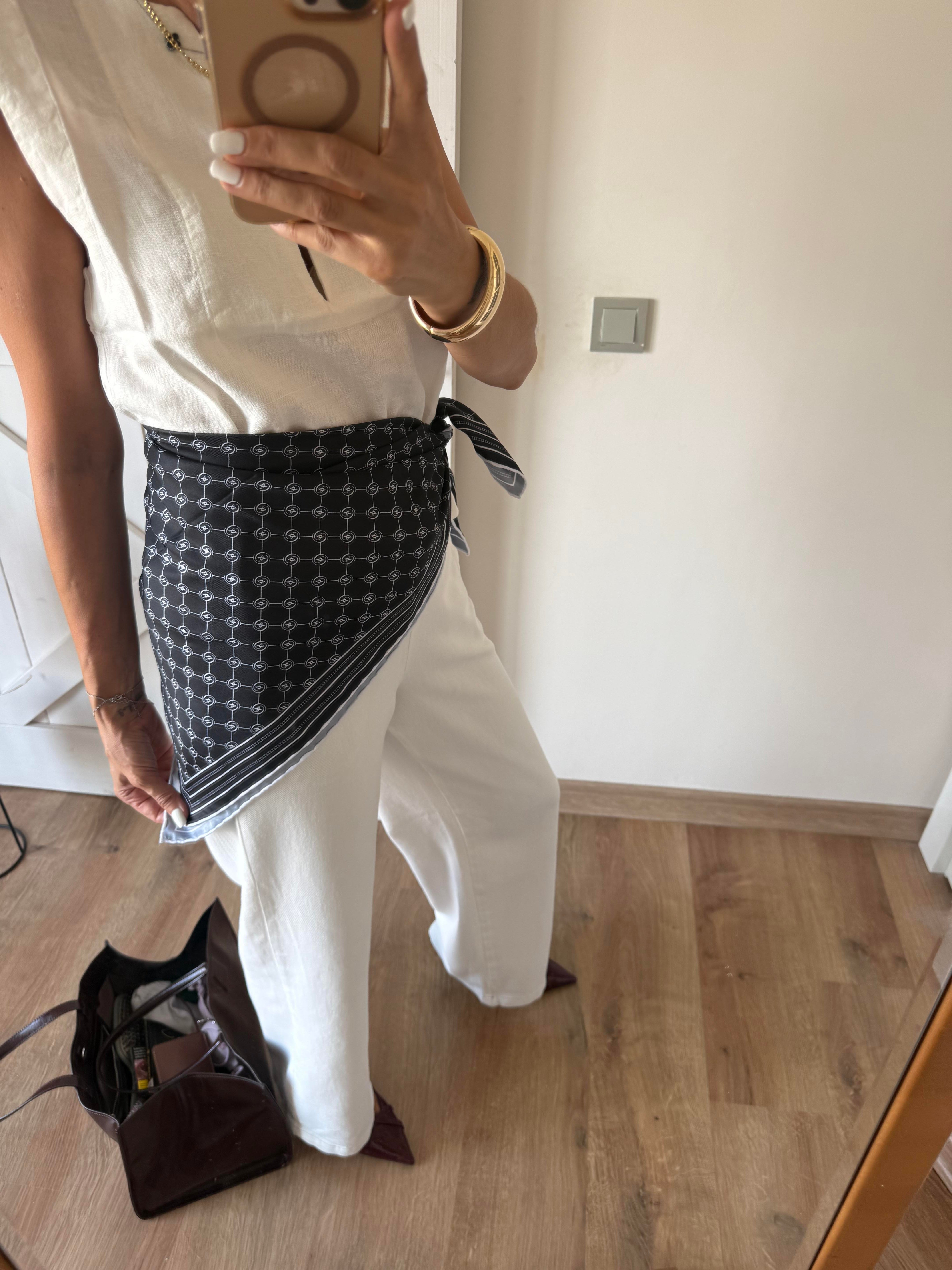 Siyah Logolu Kare Premium Şal/Eşarp