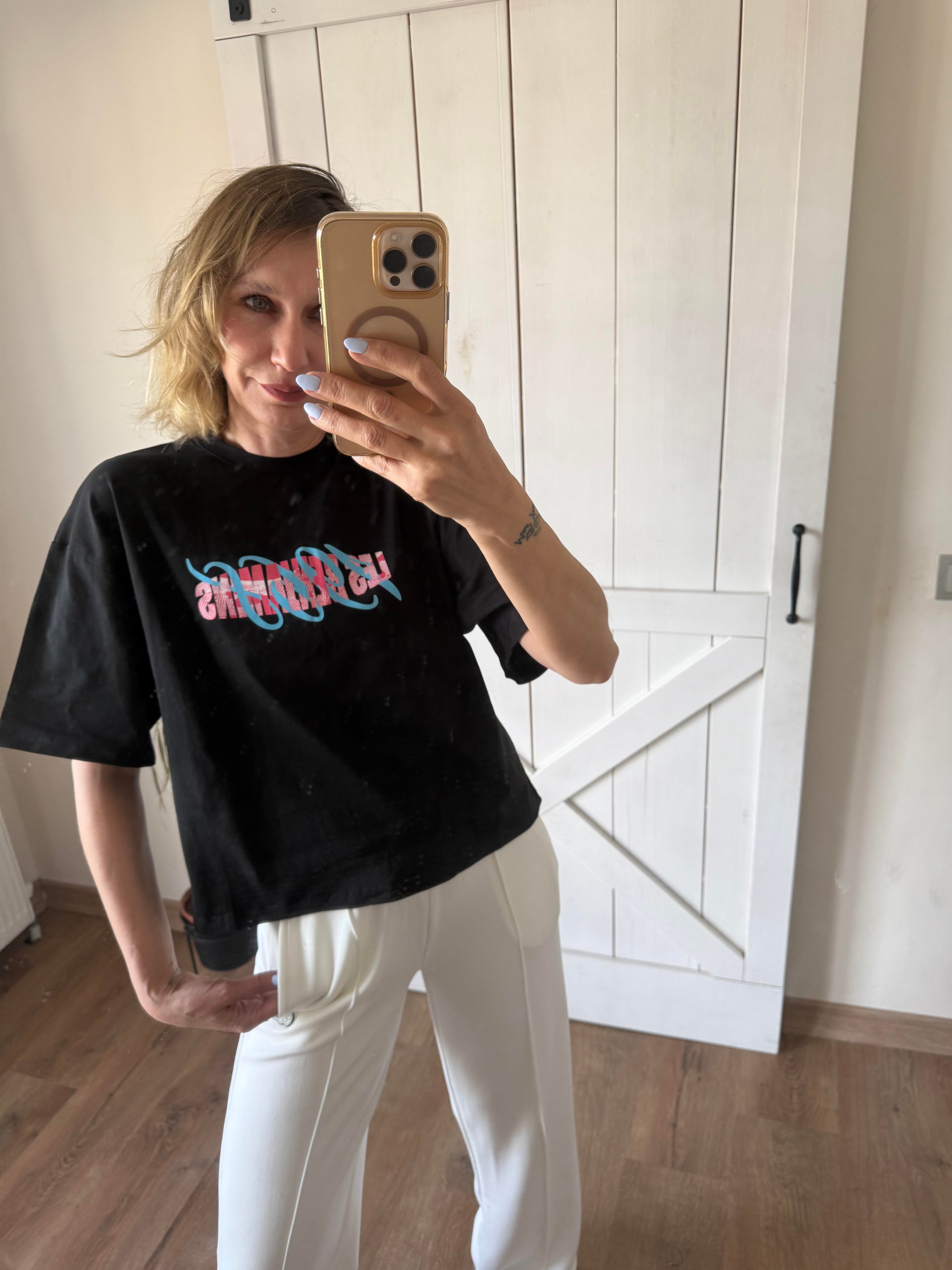 Siyah Rahat Kesim Baskılı Tshirt