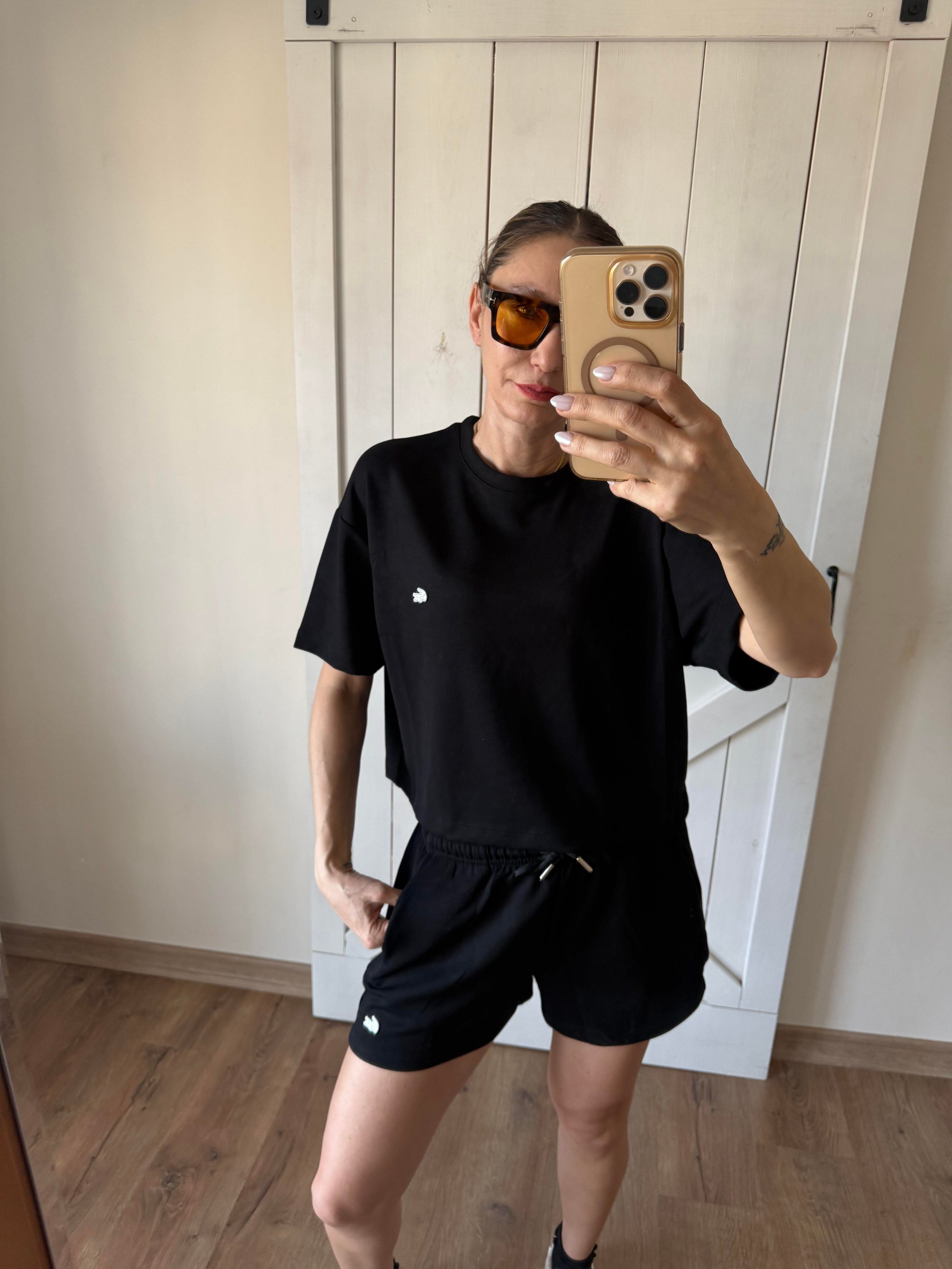 Siyah Şortlu Takım