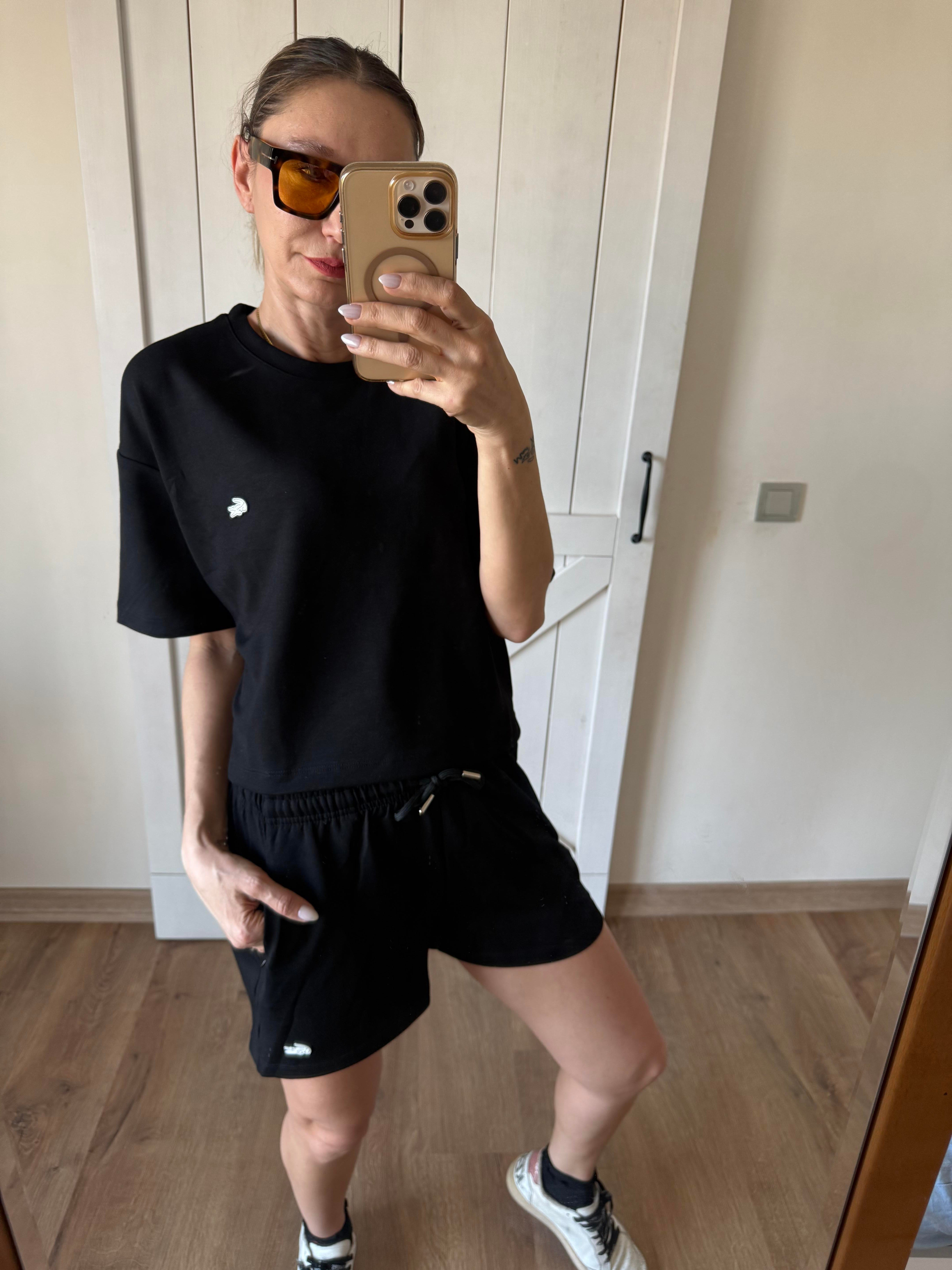 Siyah Şortlu Takım