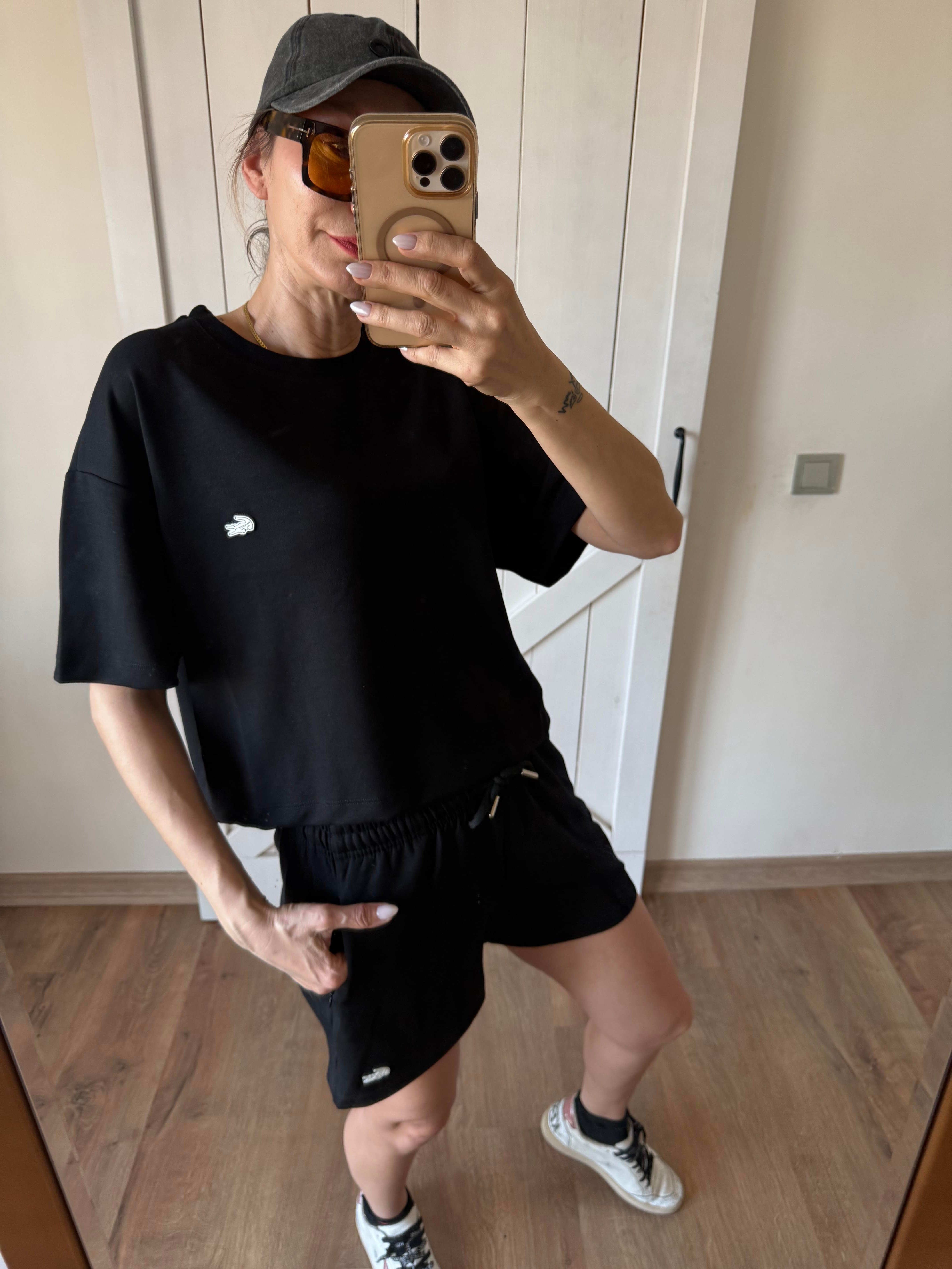 Siyah Şortlu Takım