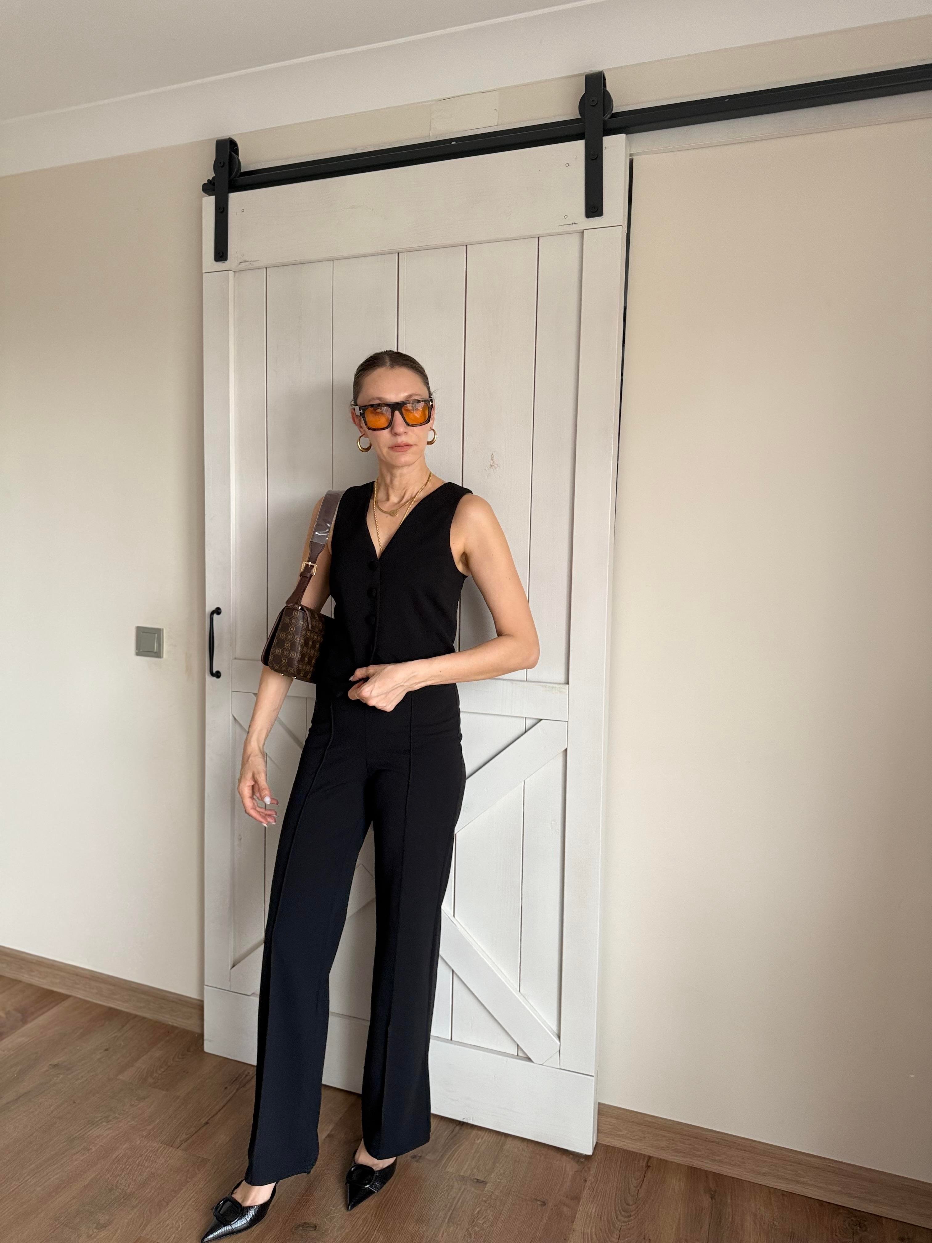 Siyah Yelekli Takım