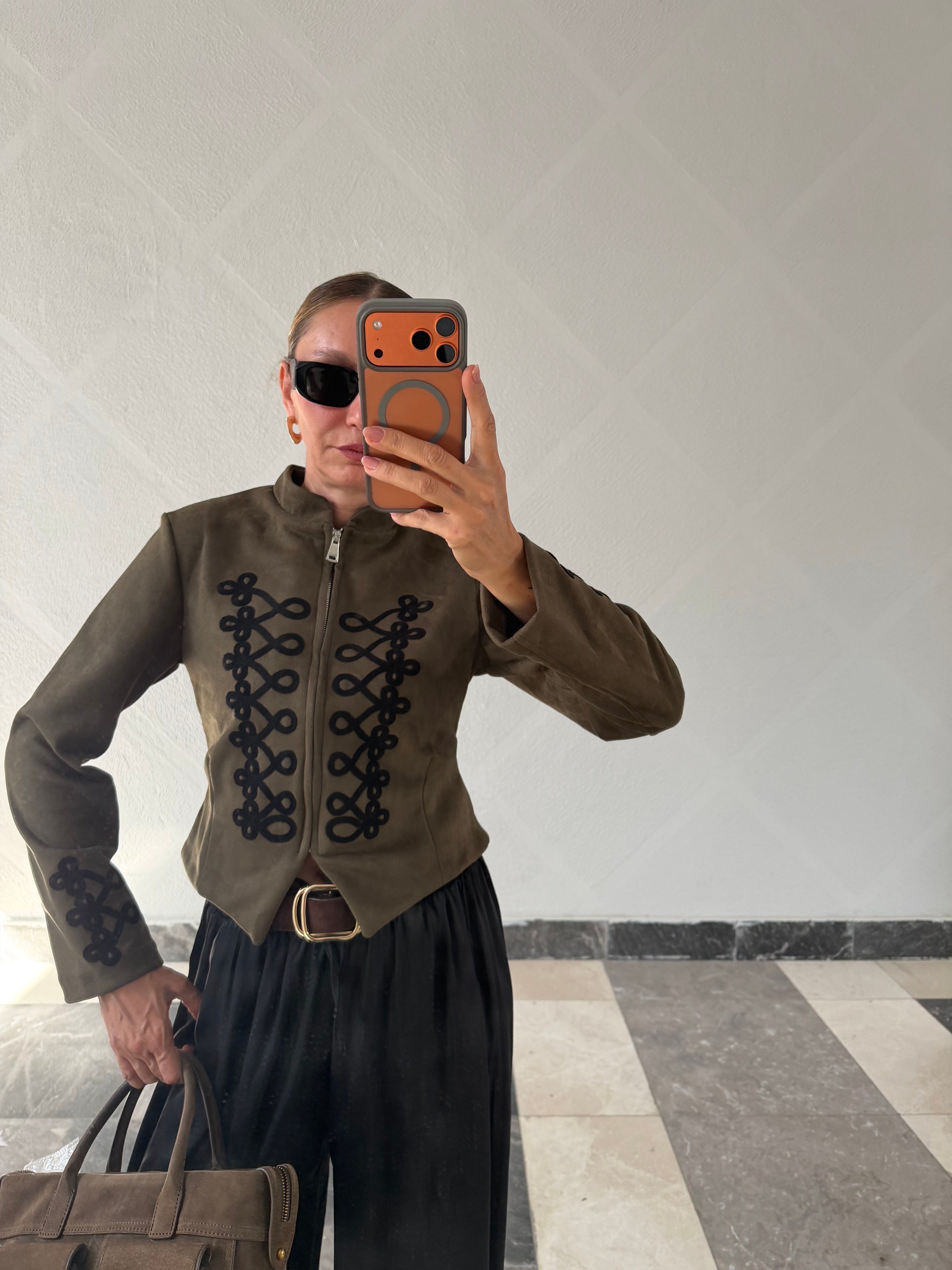Süslü Düğmeli Zr Ceket