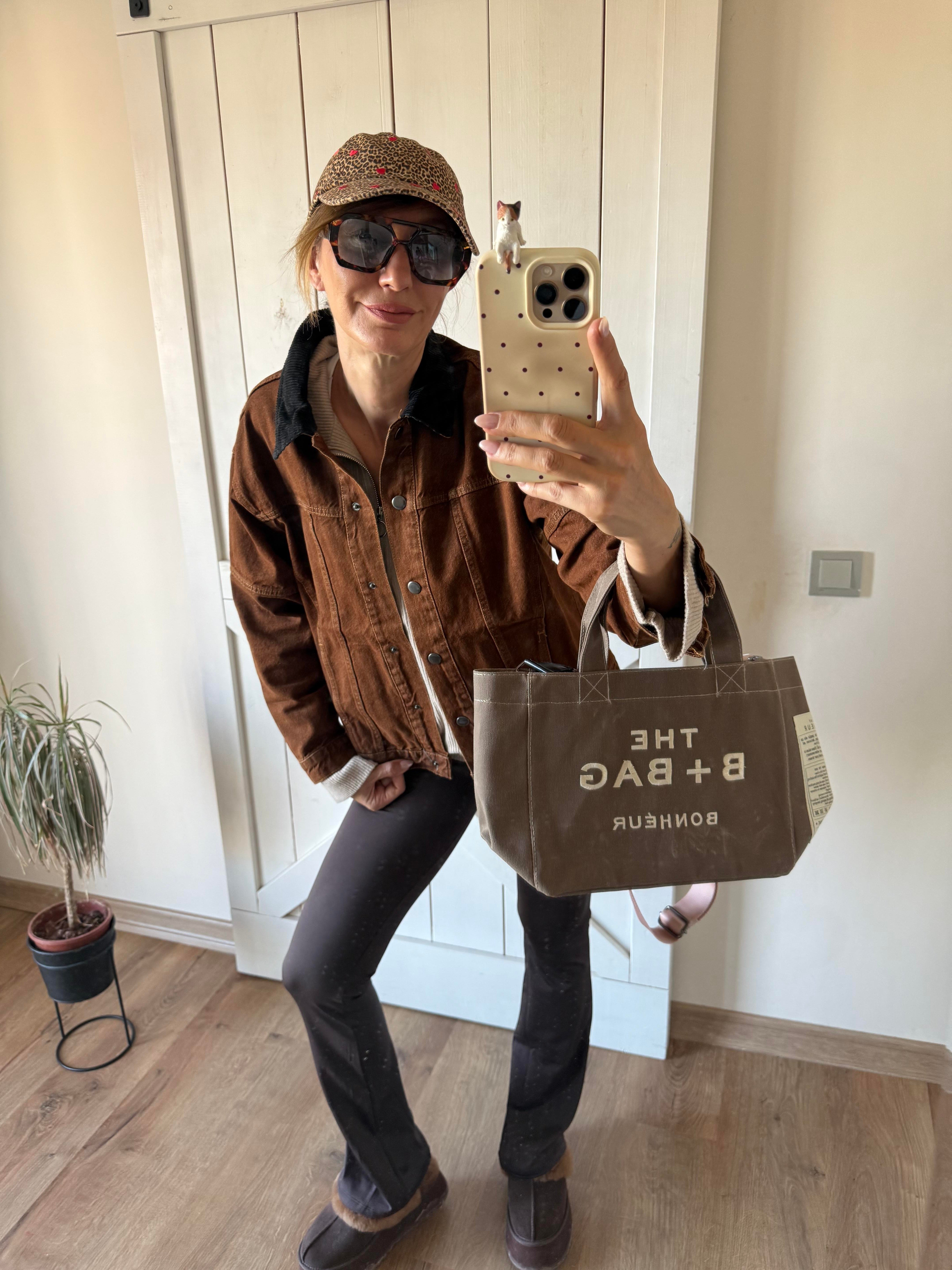 Taba Yakası Kadife Detaylı Çıtçıt Düğmeli Önden Cepli Denim Ceket