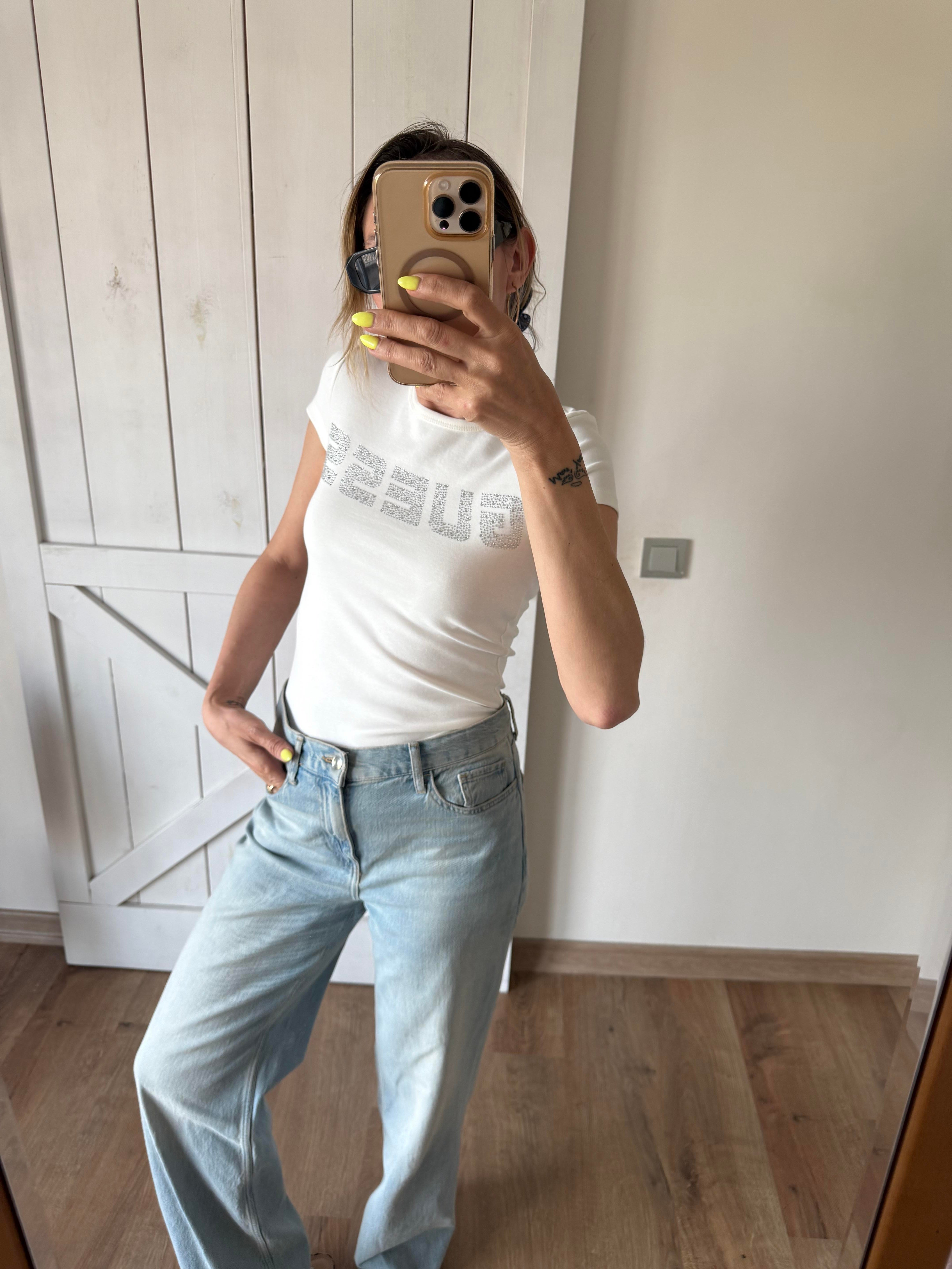 Taşlı Bisiklet Yaka Kırık Beyaz Tshirt