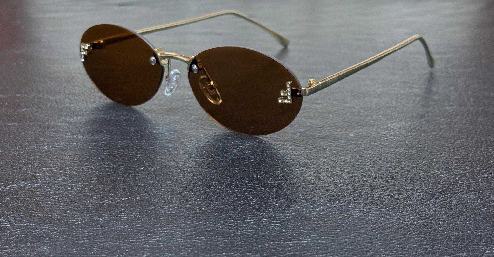 Taşlı Kahve Cam Gold Çerçeve Gözlük