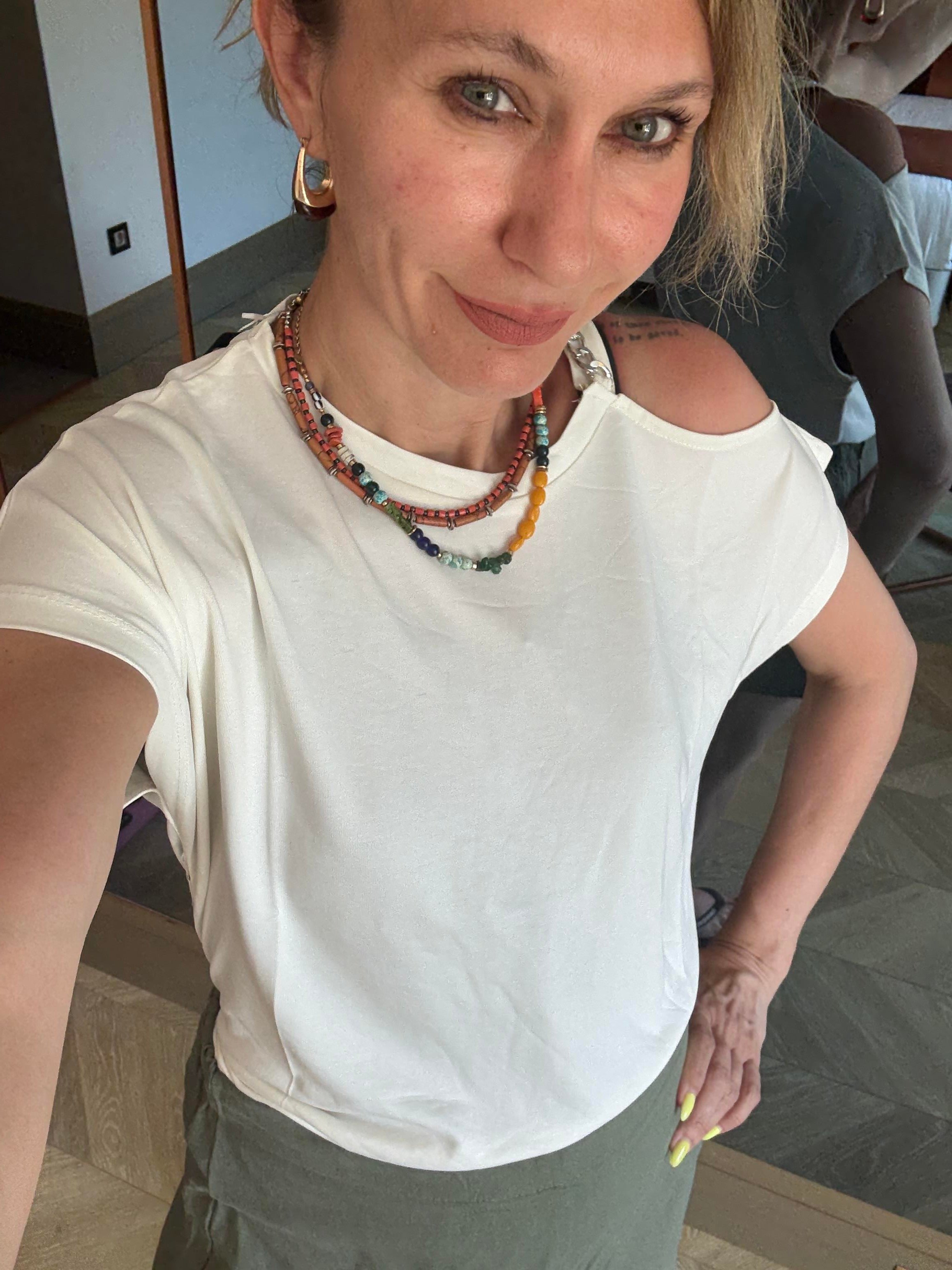 Taşlı Kırık Beyaz Tshirt