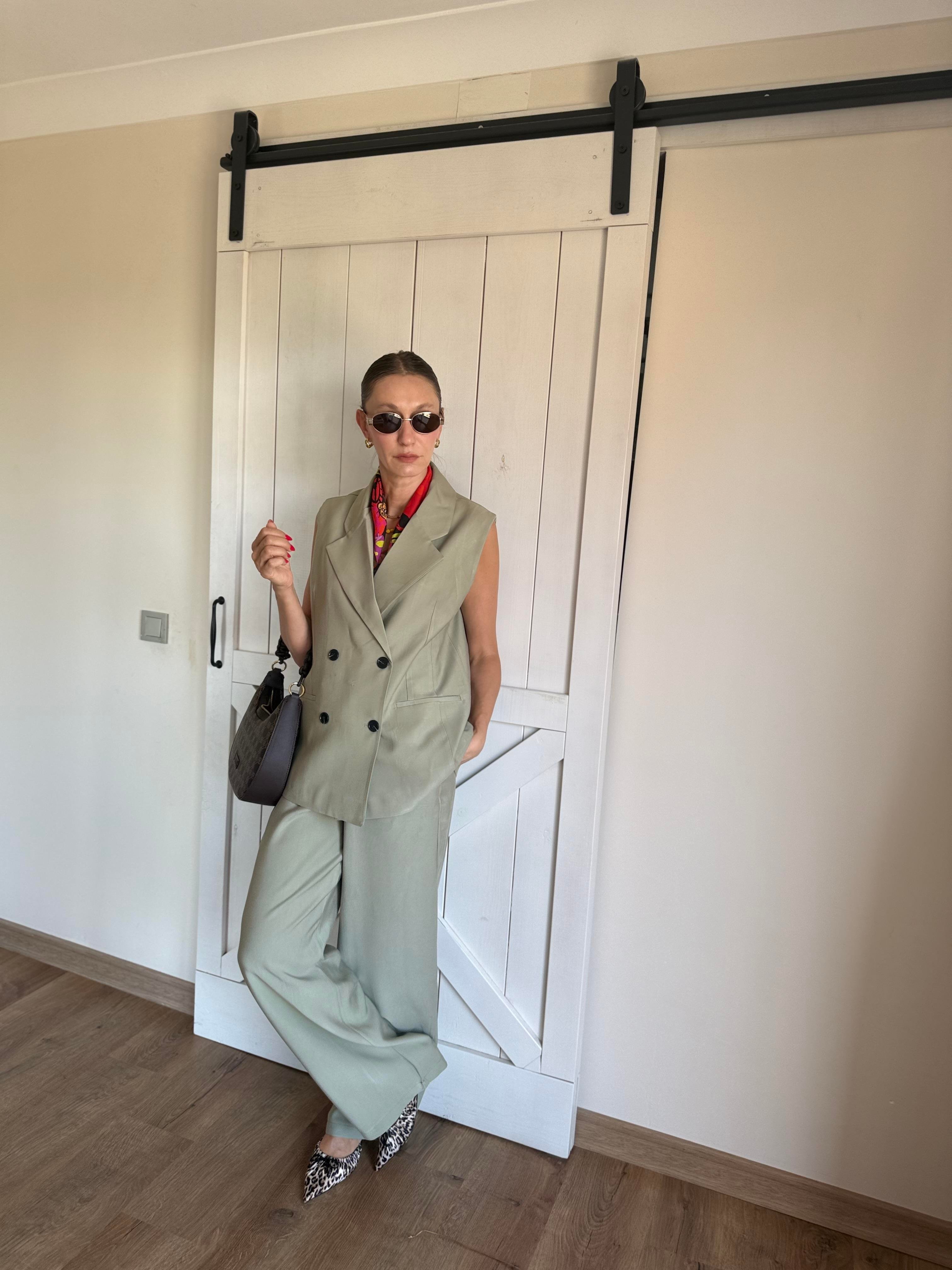 Tensel Siyah Düğmeli Çağla Yelek Pantolon Takım