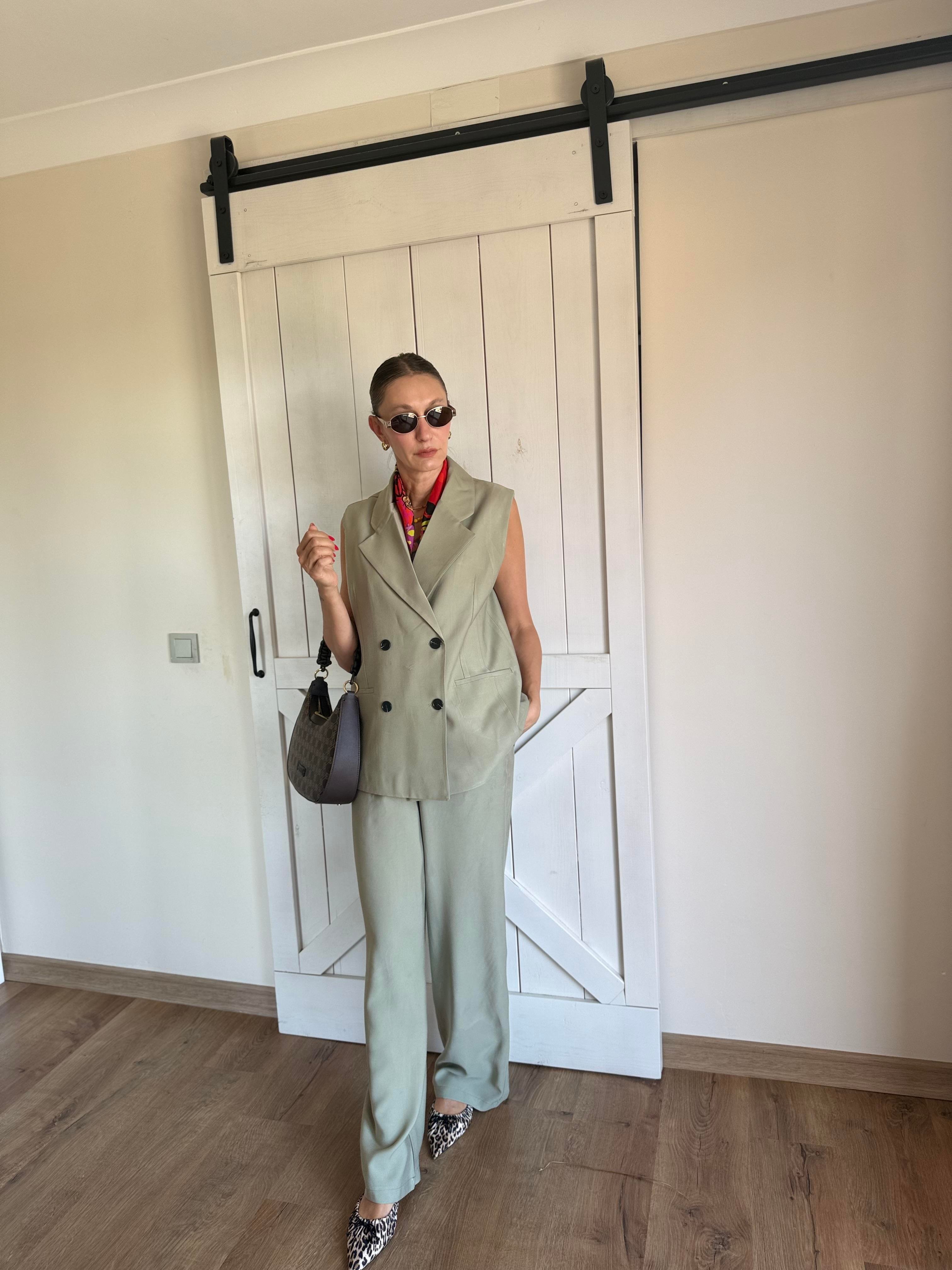 Tensel Siyah Düğmeli Çağla Yelek Pantolon Takım