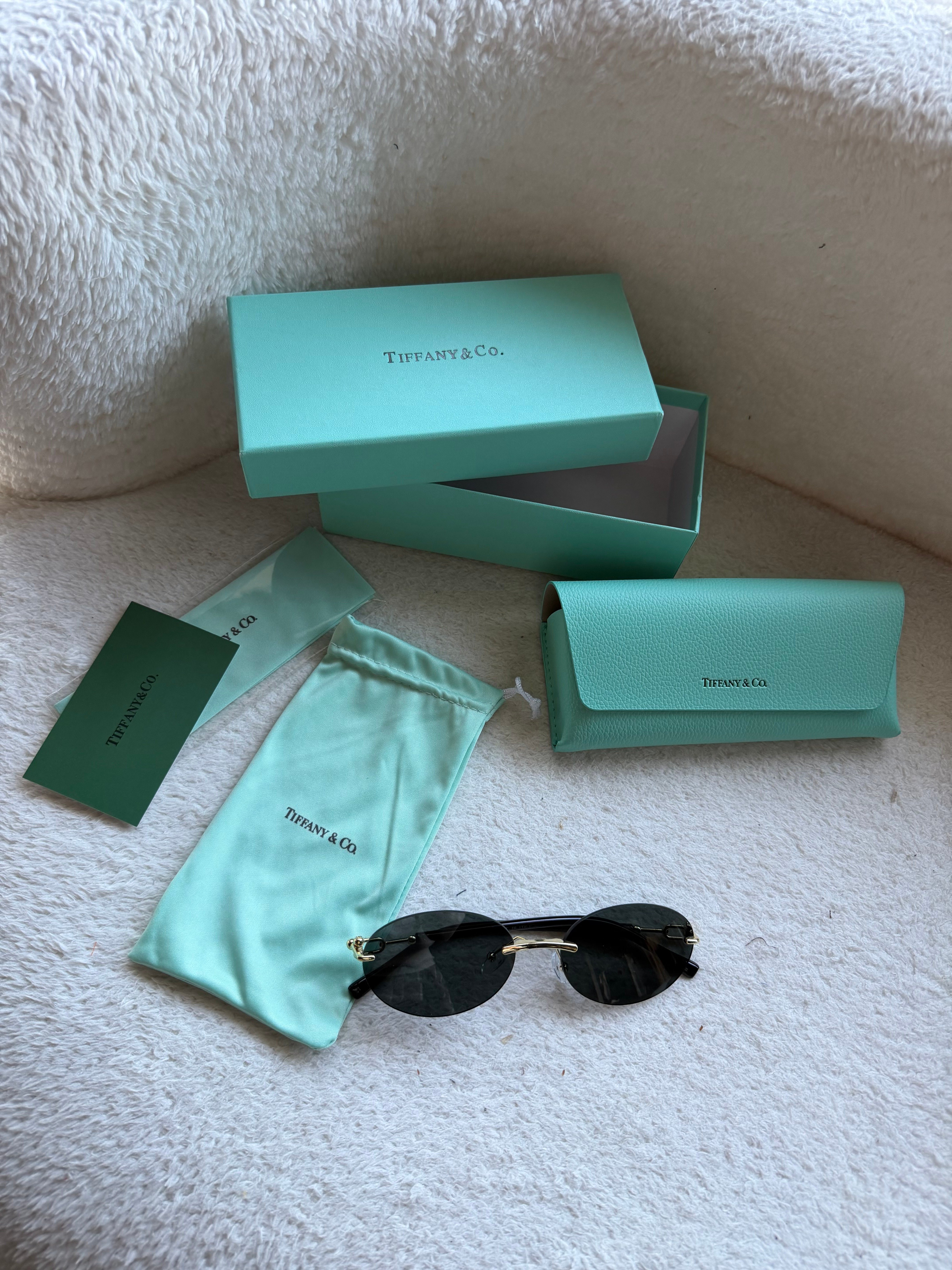TİFFANY OVAL SUNGLASSES (Black)
