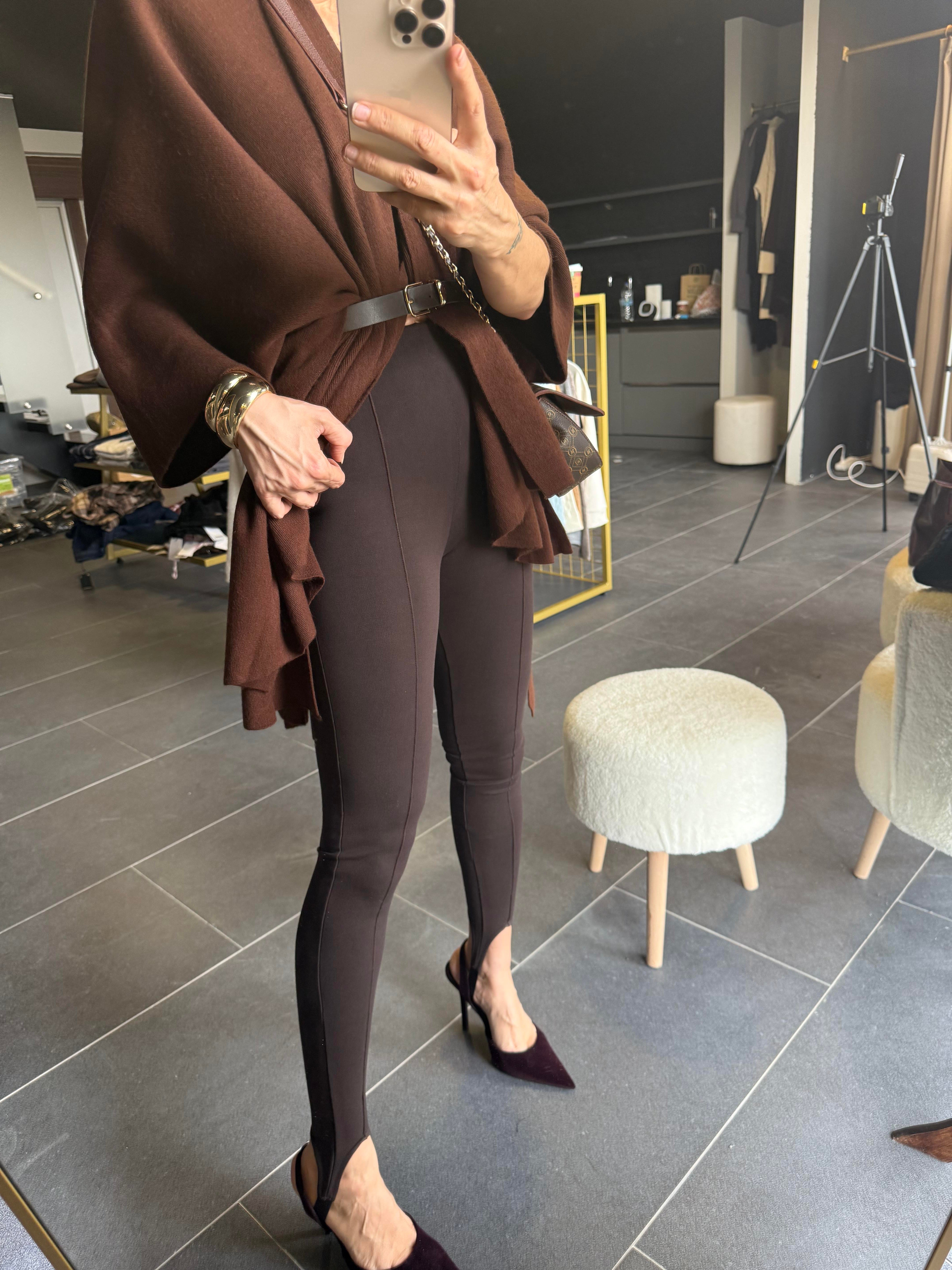 Topuk Lastikli Kahve Önden Çimalı Tayt