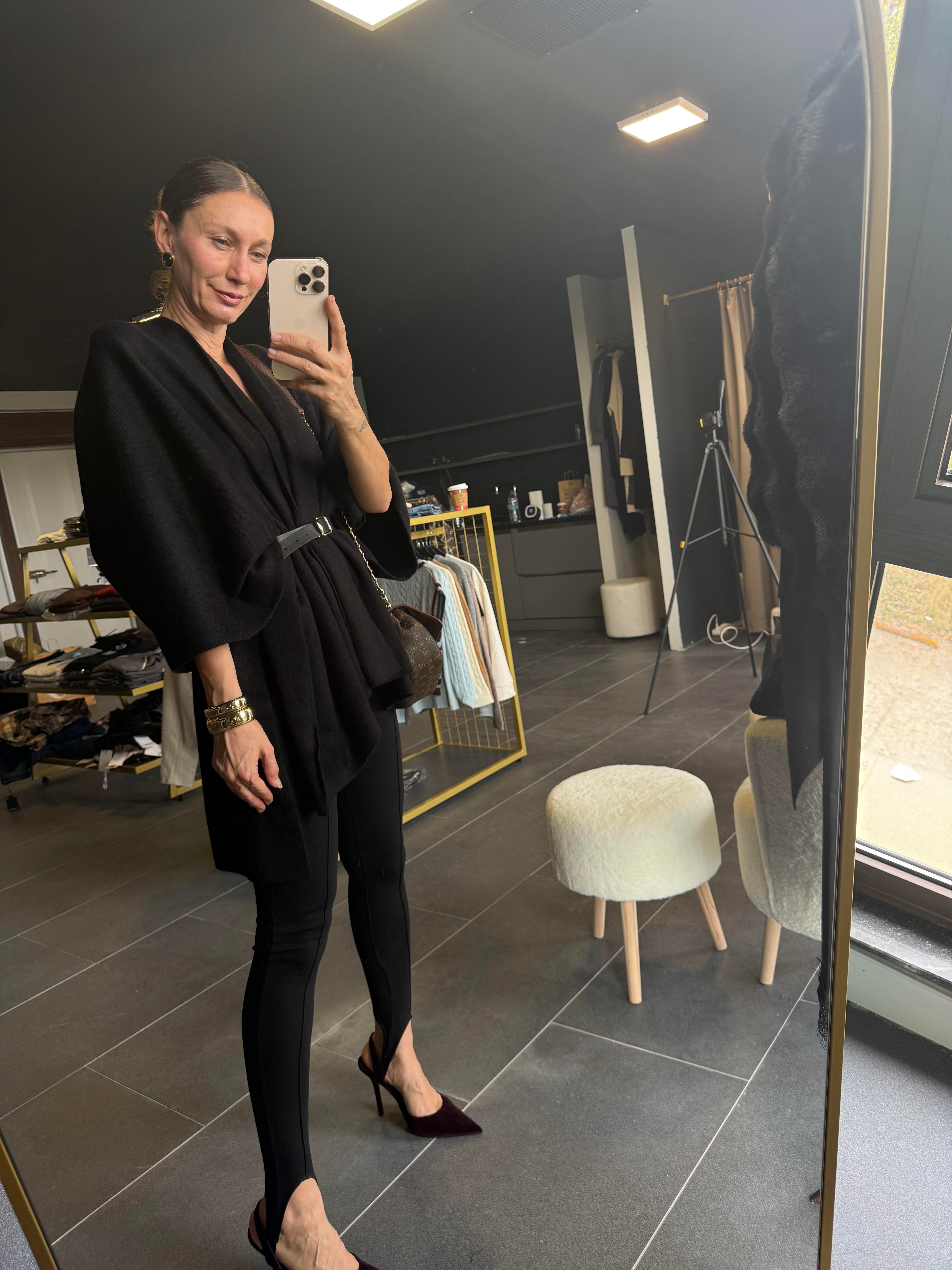 Topuk Lastikli Siyah Önden Çimalı Tayt