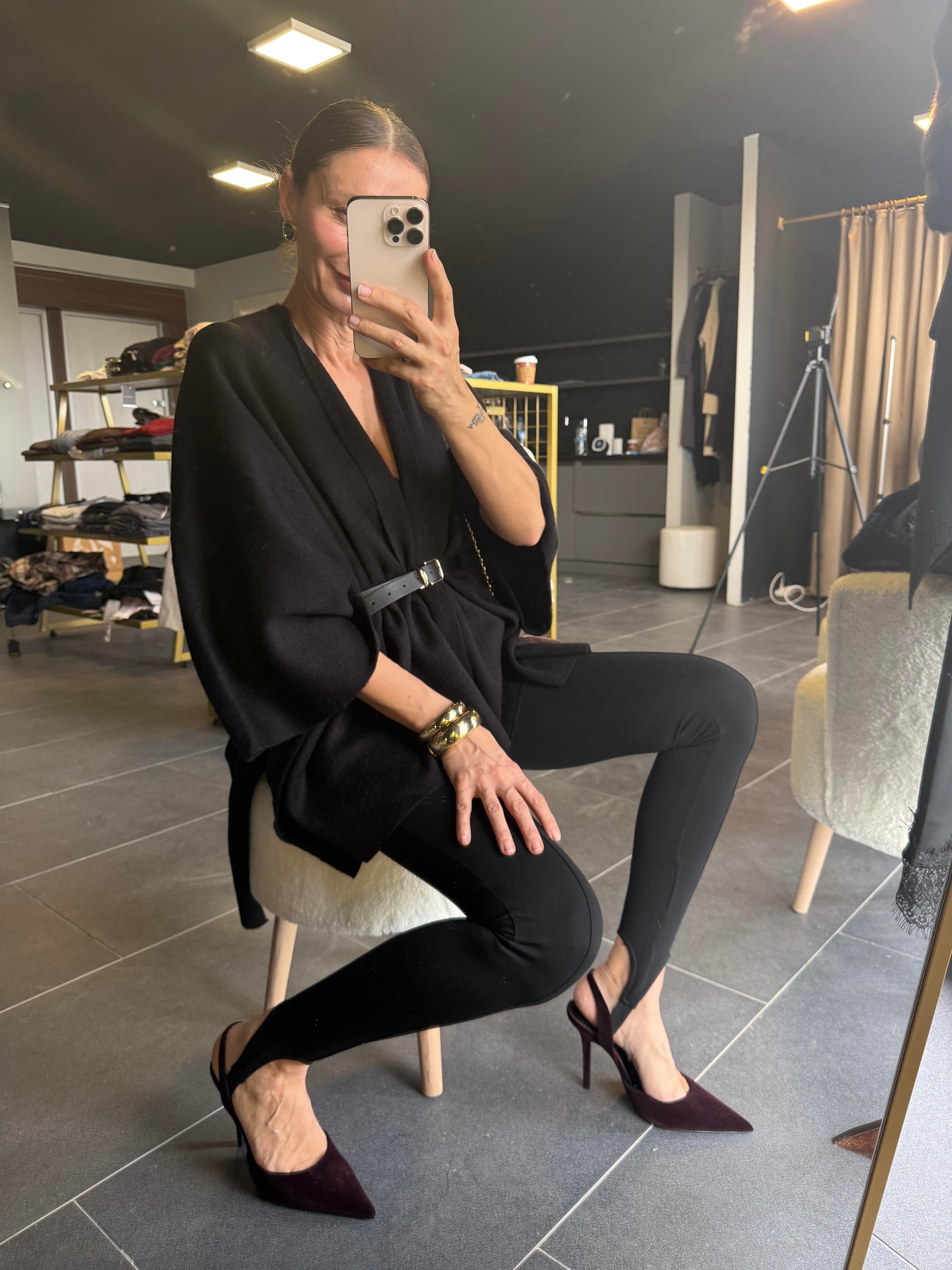 Topuk Lastikli Siyah Önden Çimalı Tayt