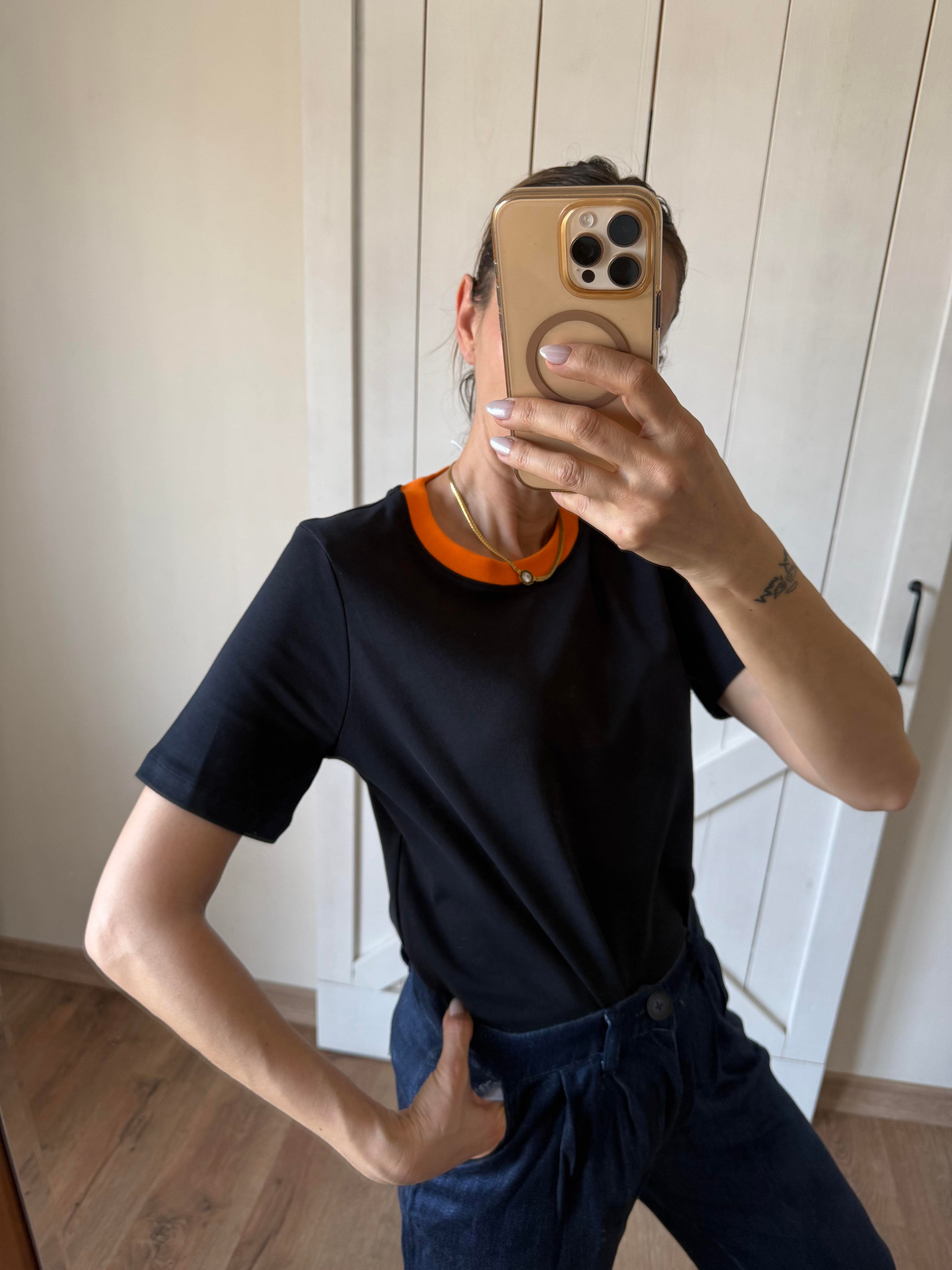 Turuncu Yaka Pamuklu Tshirt