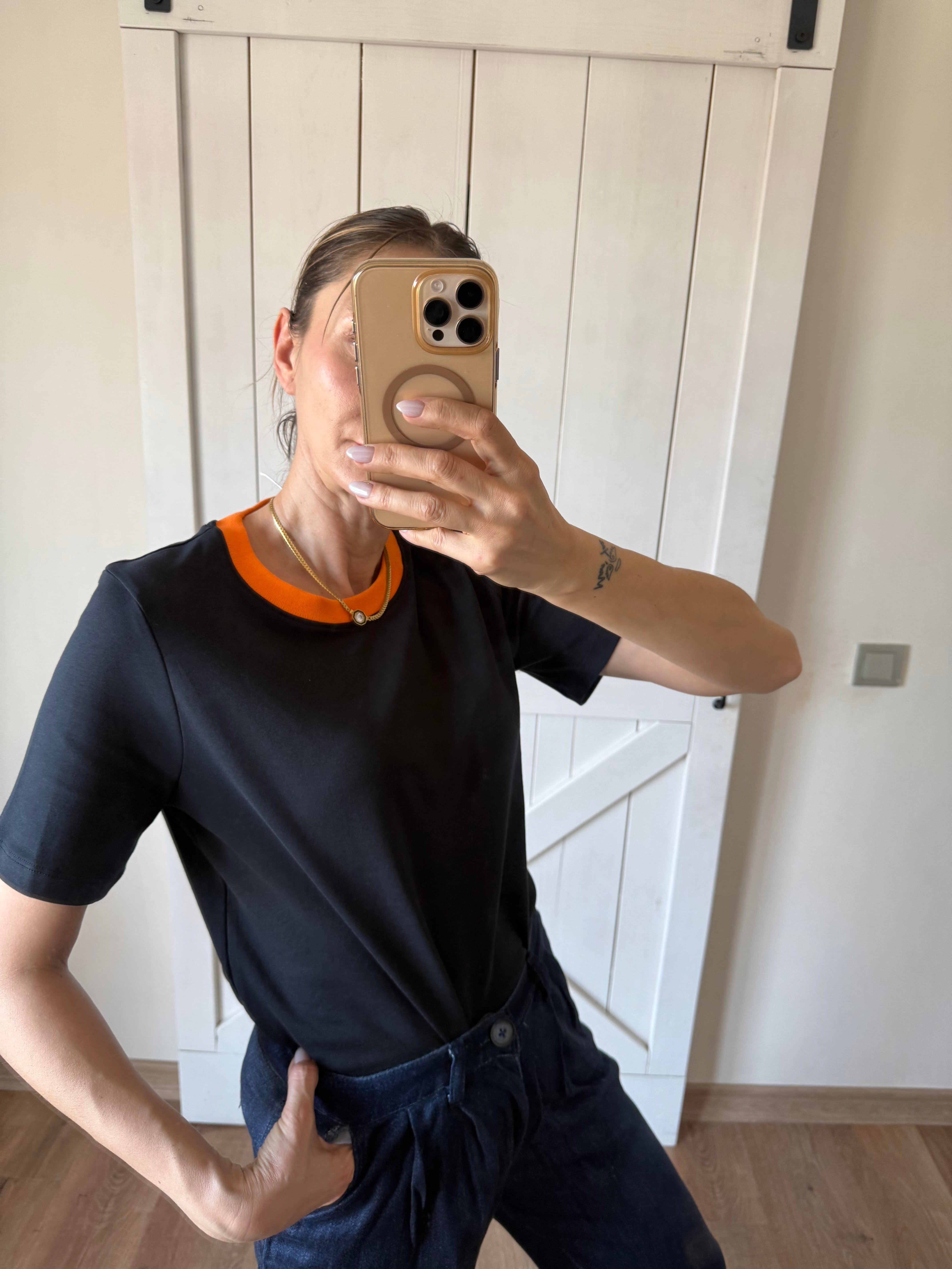 Turuncu Yaka Pamuklu Tshirt