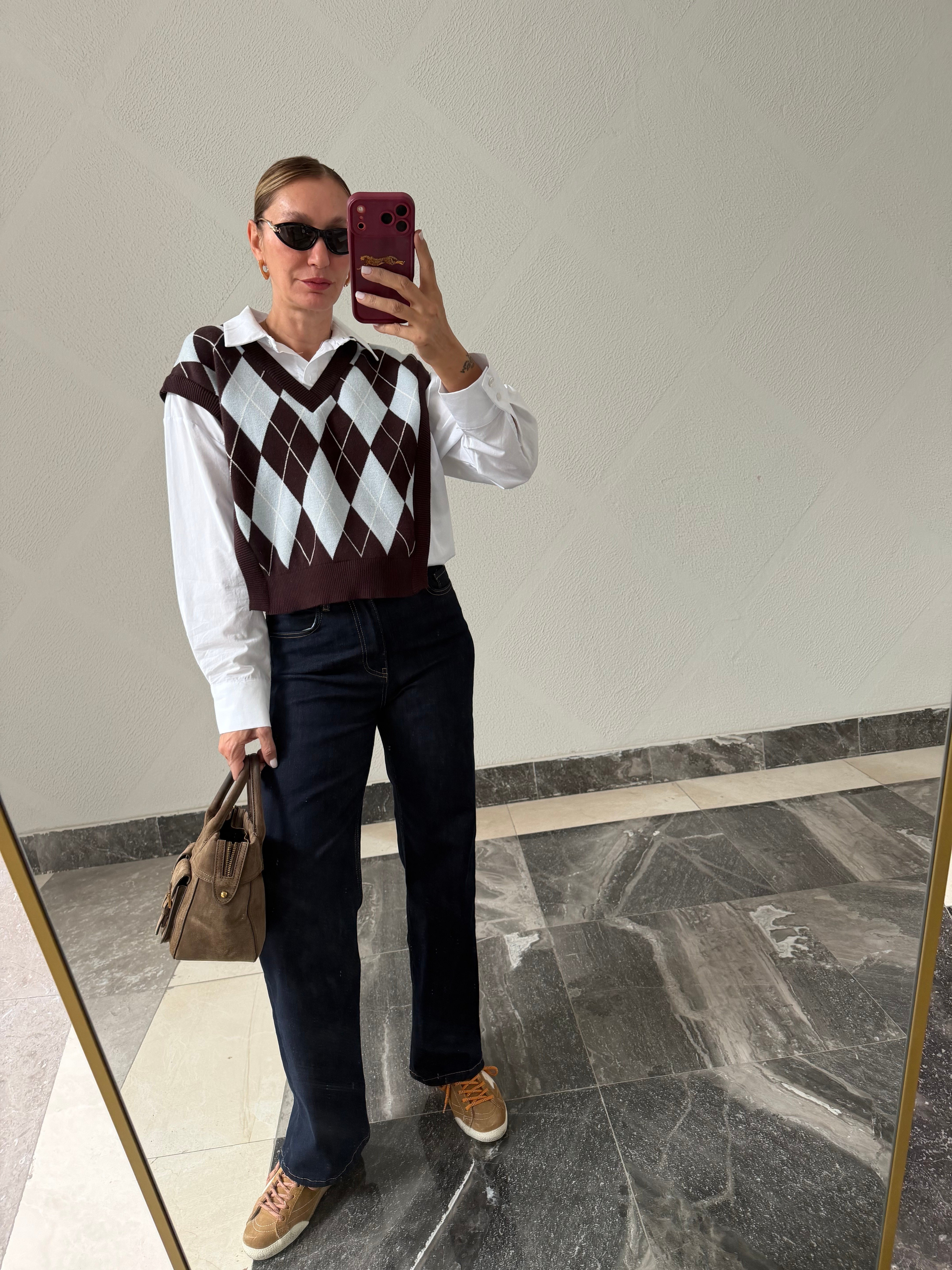 Twist Model Beyaz Üstü Kahve Bebek Mavi Süveter Gömlek